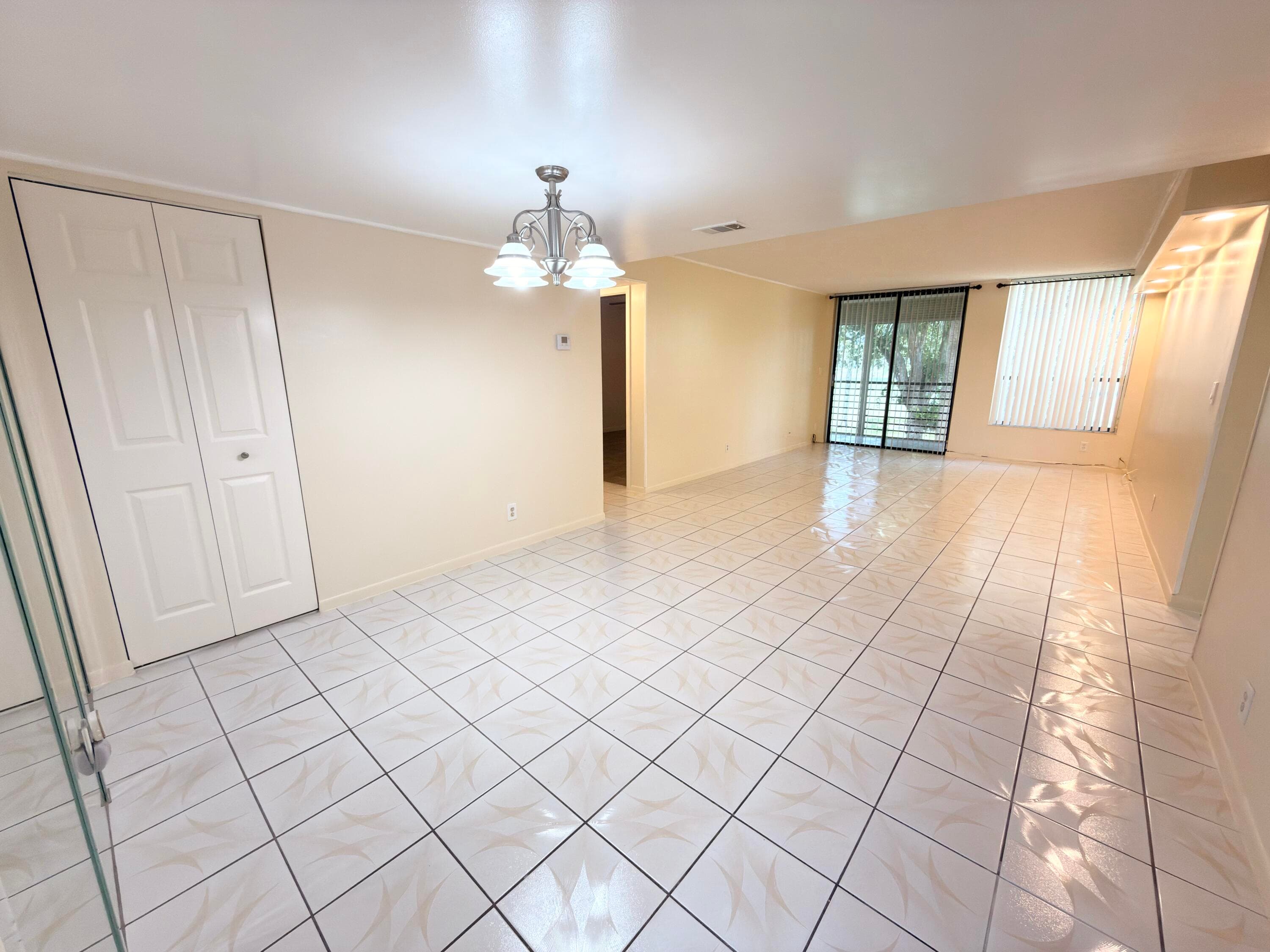 7650 W Mcnab Road 210, Tamarac, FL 33321