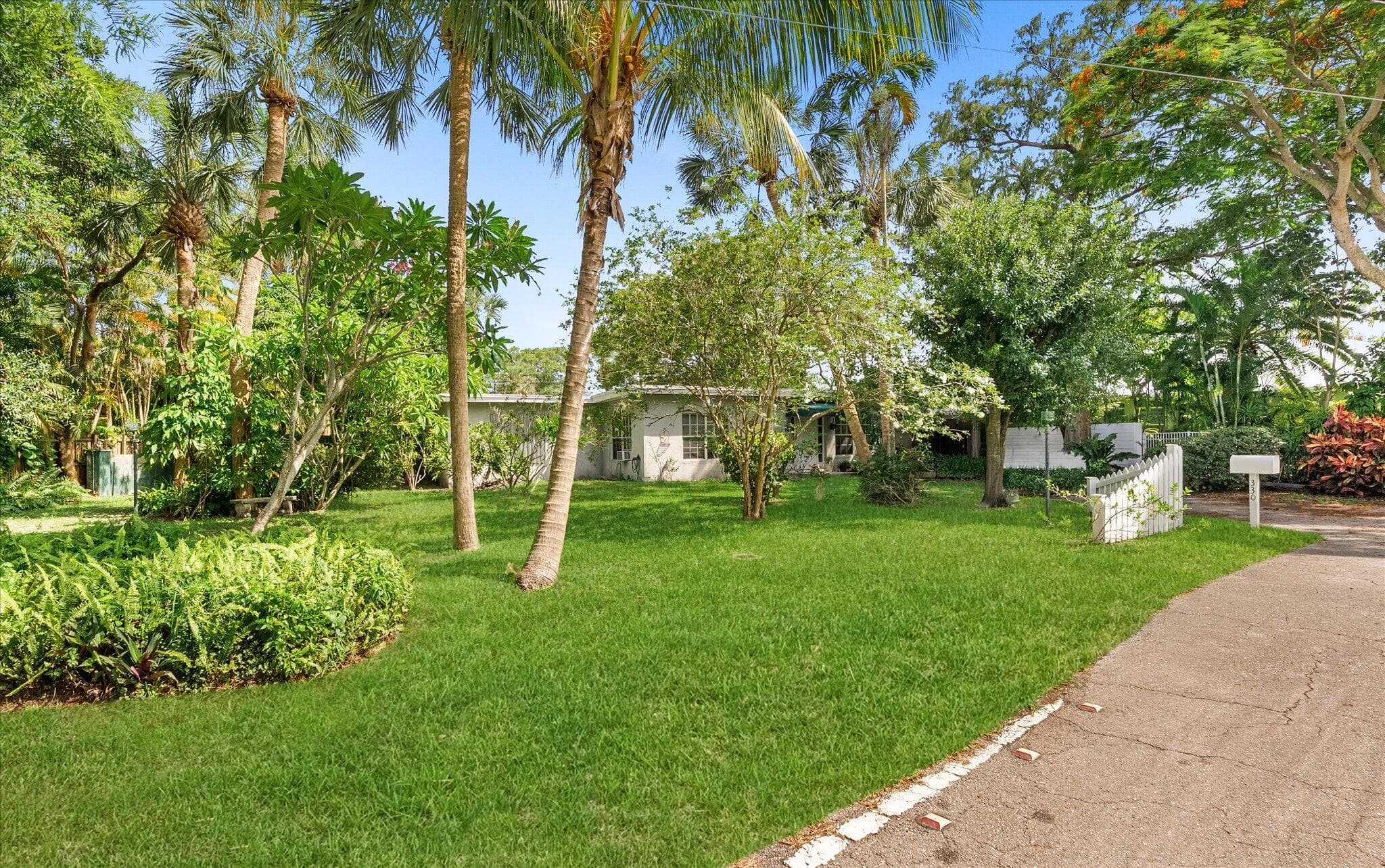 330 NW 32nd Court, Oakland Park, FL 33309 2
