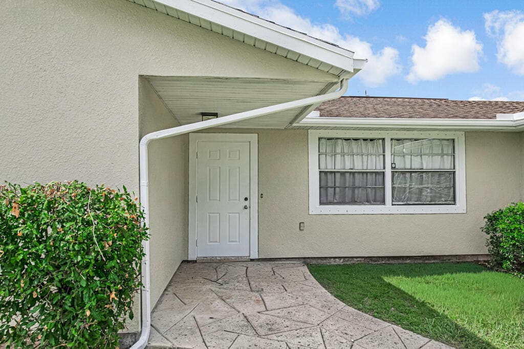 366 SE Lancaster Avenue, Port St. Lucie, FL 34984 4