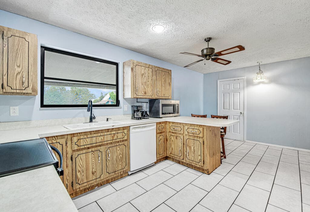 366 SE Lancaster Avenue, Port St. Lucie, FL 34984 19