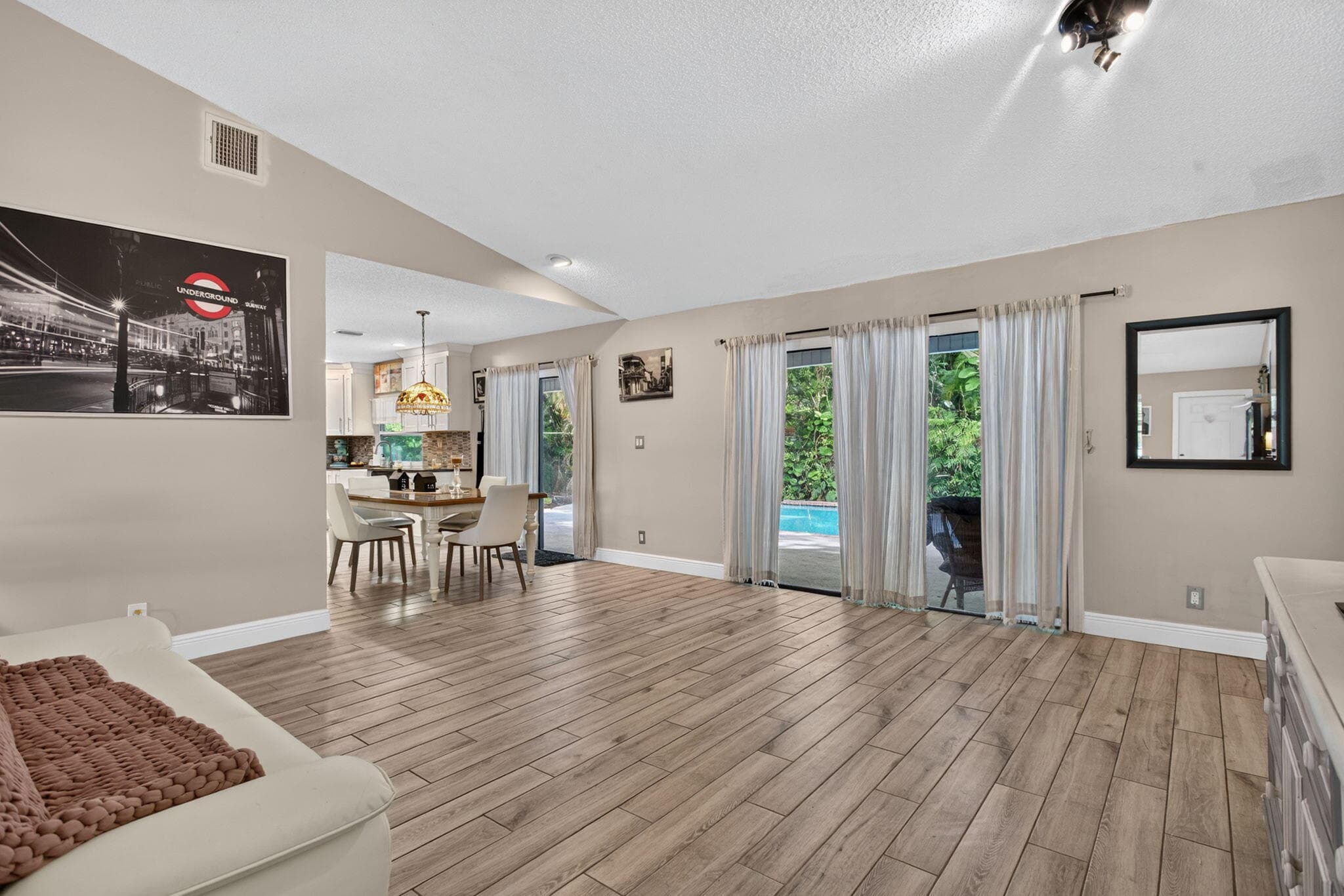 10873 NW 10th Place, Coral Springs, FL 33071 11