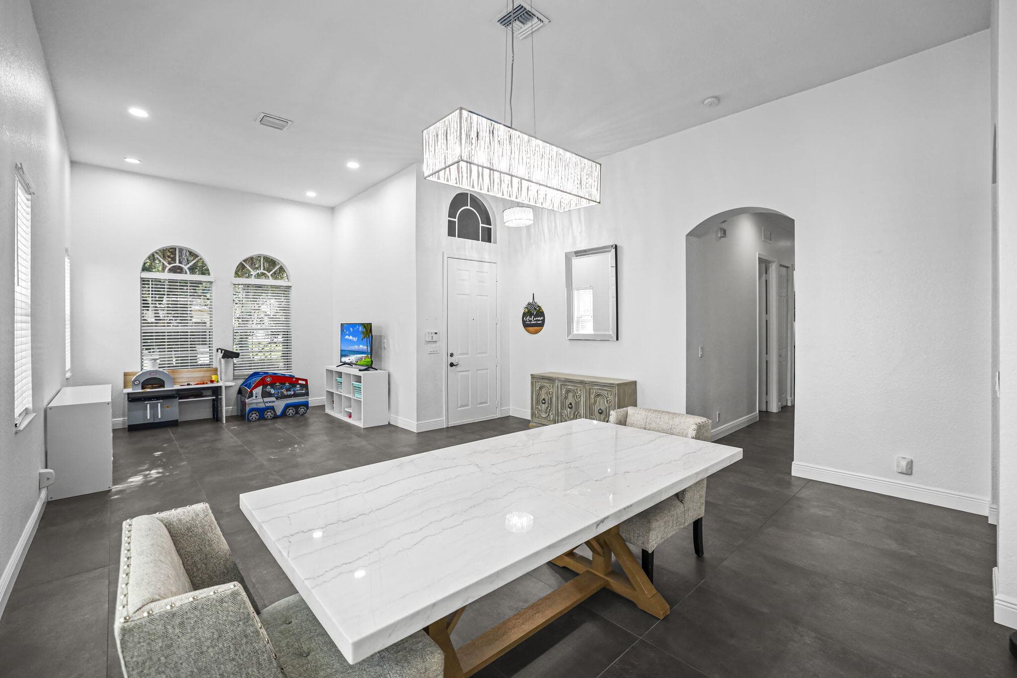 455 Cresta Circle, West Palm Beach, FL 33413 23