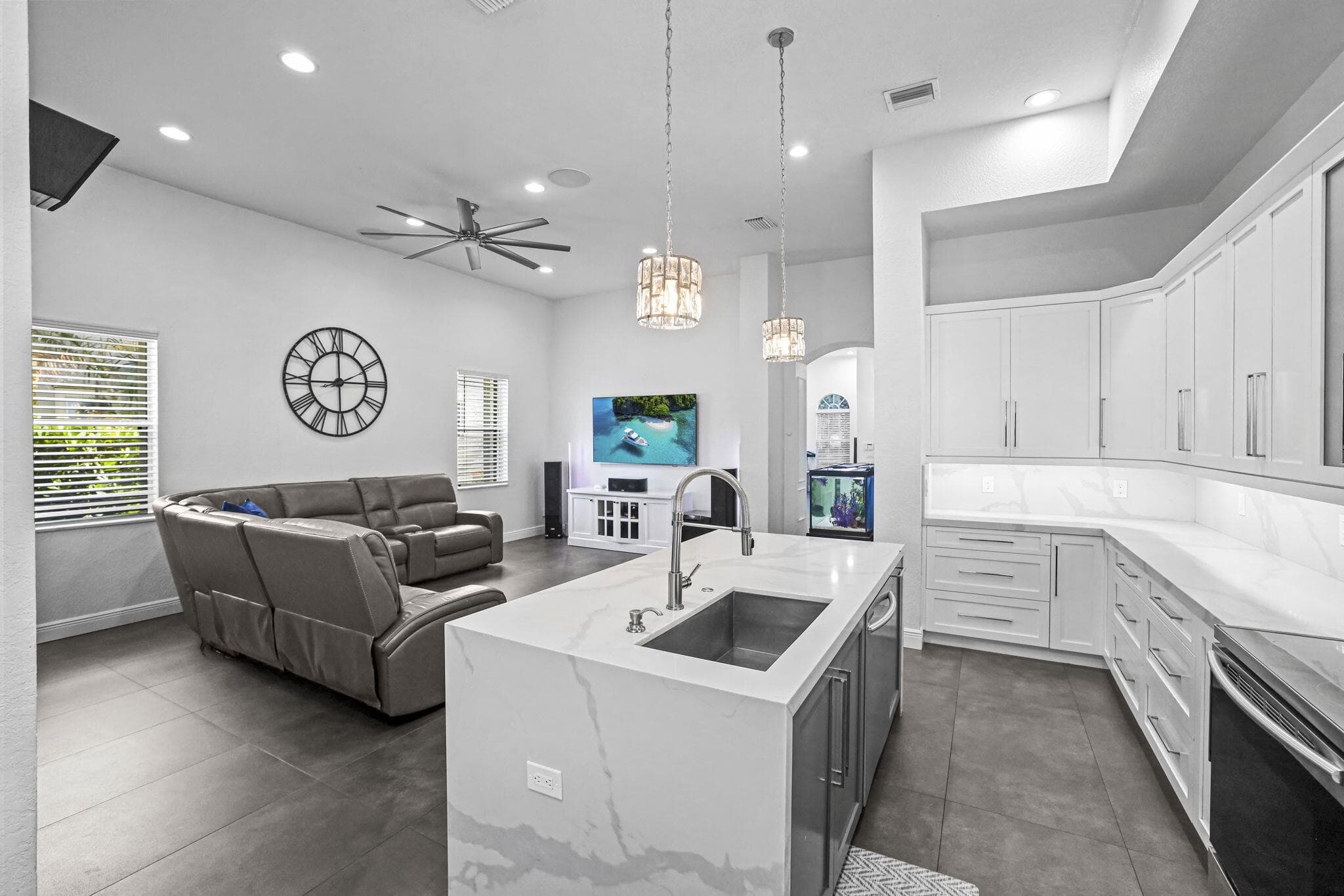 455 Cresta Circle, West Palm Beach, FL 33413 28