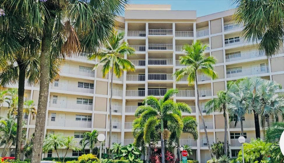 3150 N Palm Aire Drive 307, Pompano Beach, FL 33069