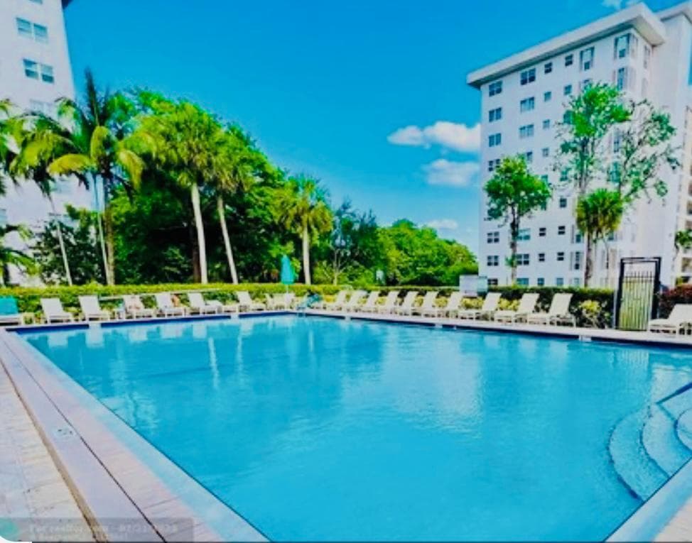 3150 N Palm Aire Drive 307, Pompano Beach, FL 33069 17