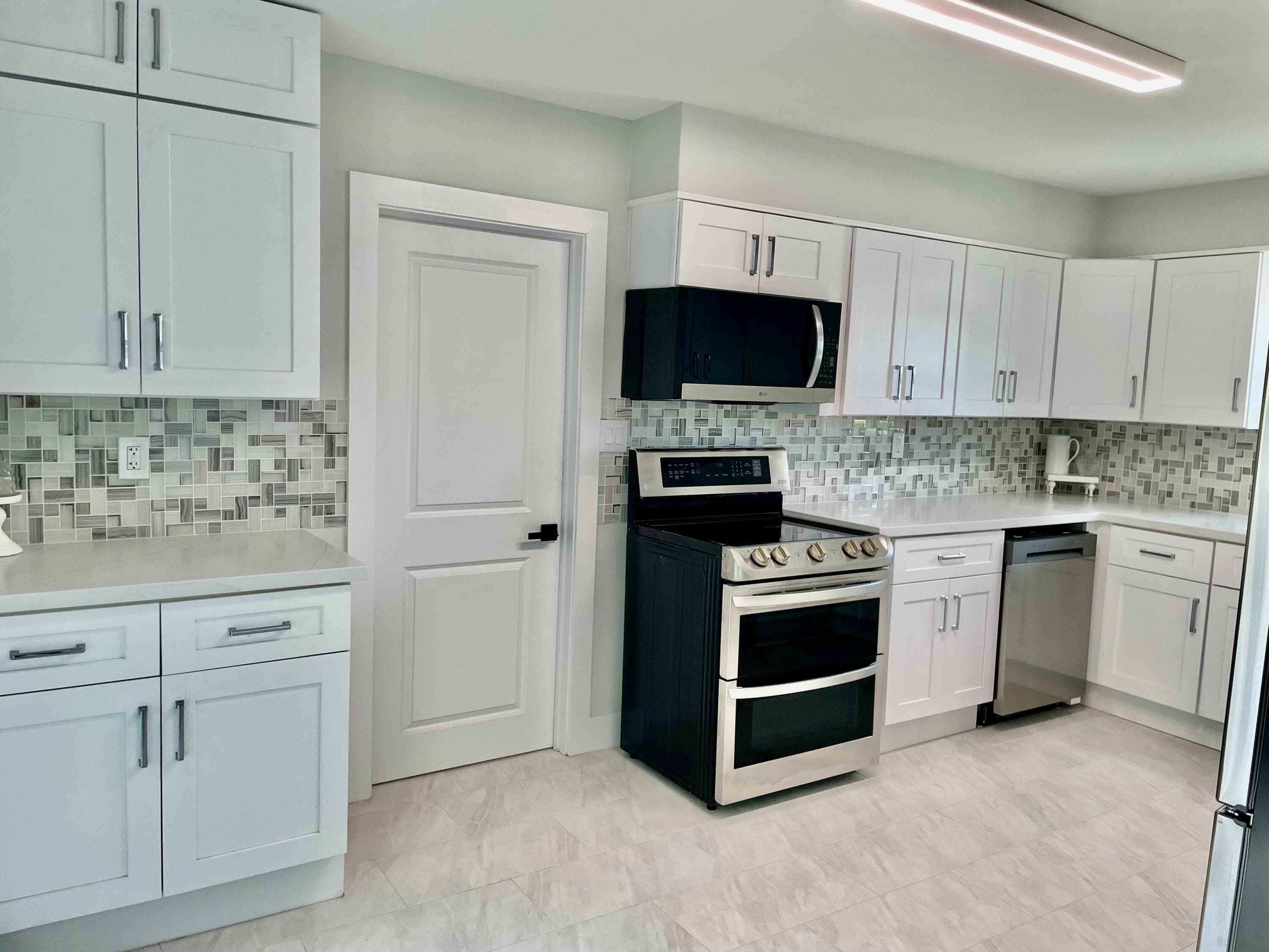 2324 NE Pine Ridge Street, Jensen Beach, FL 34957 2