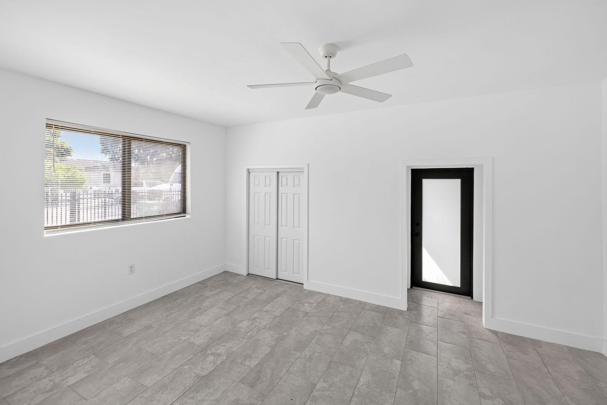9001 NW 32nd Ct Road, Miami, FL 33147 12