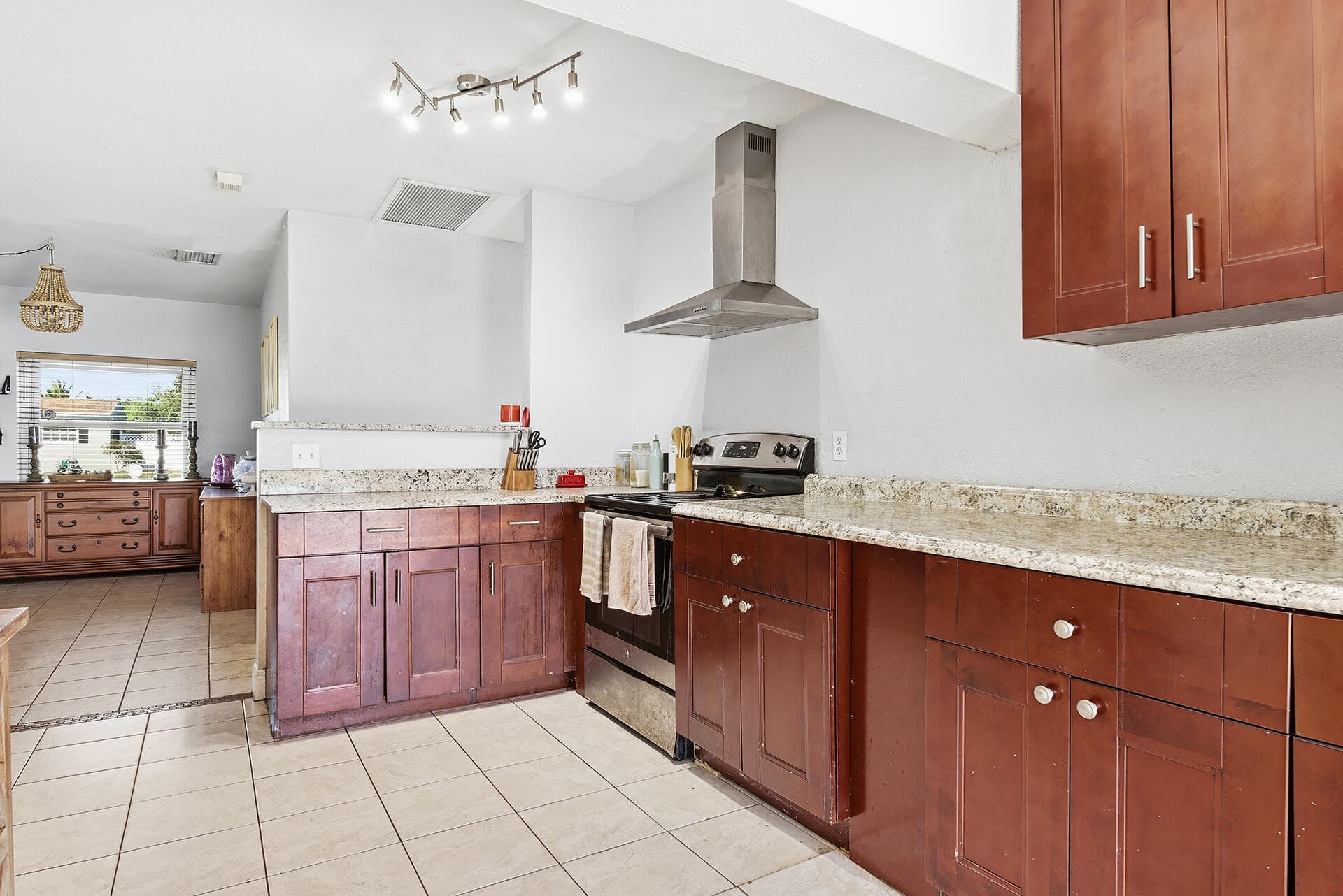 333 Mid Pines Road, Palm Springs, FL 33461 12