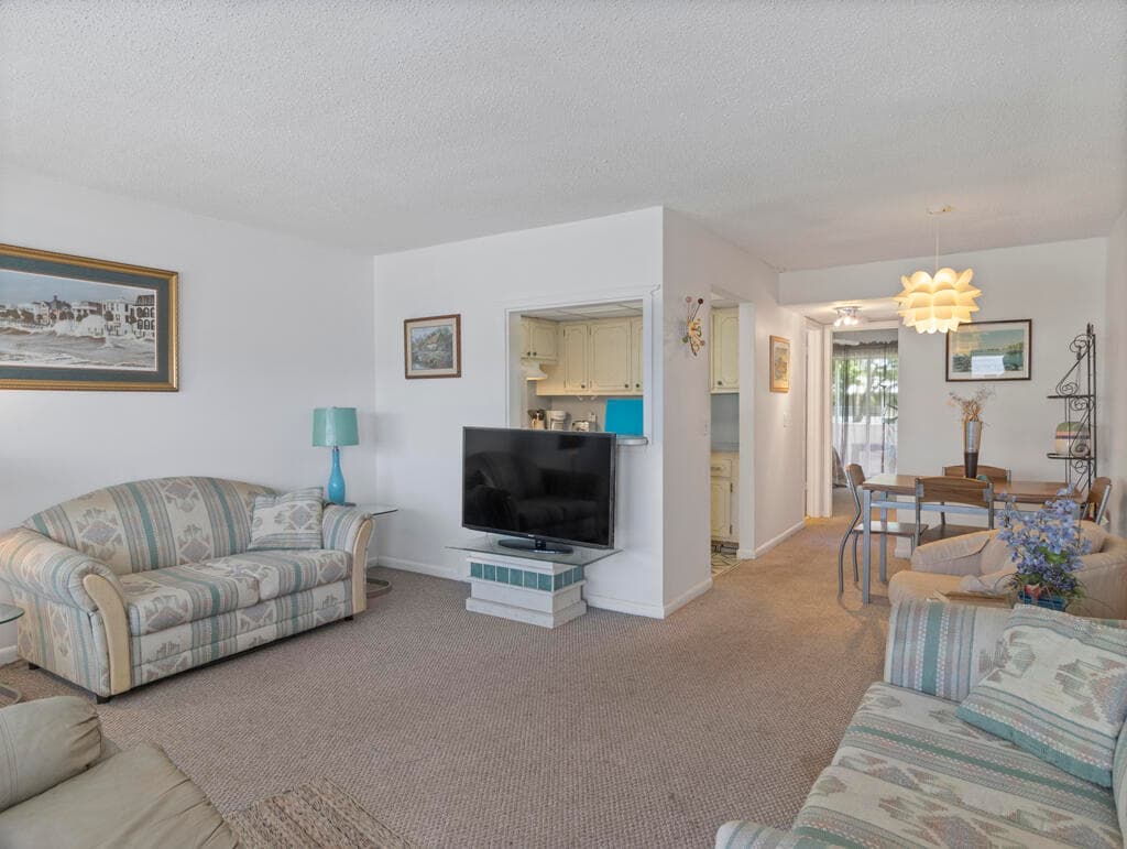 67 Sussex C 67, West Palm Beach, FL 33417 5