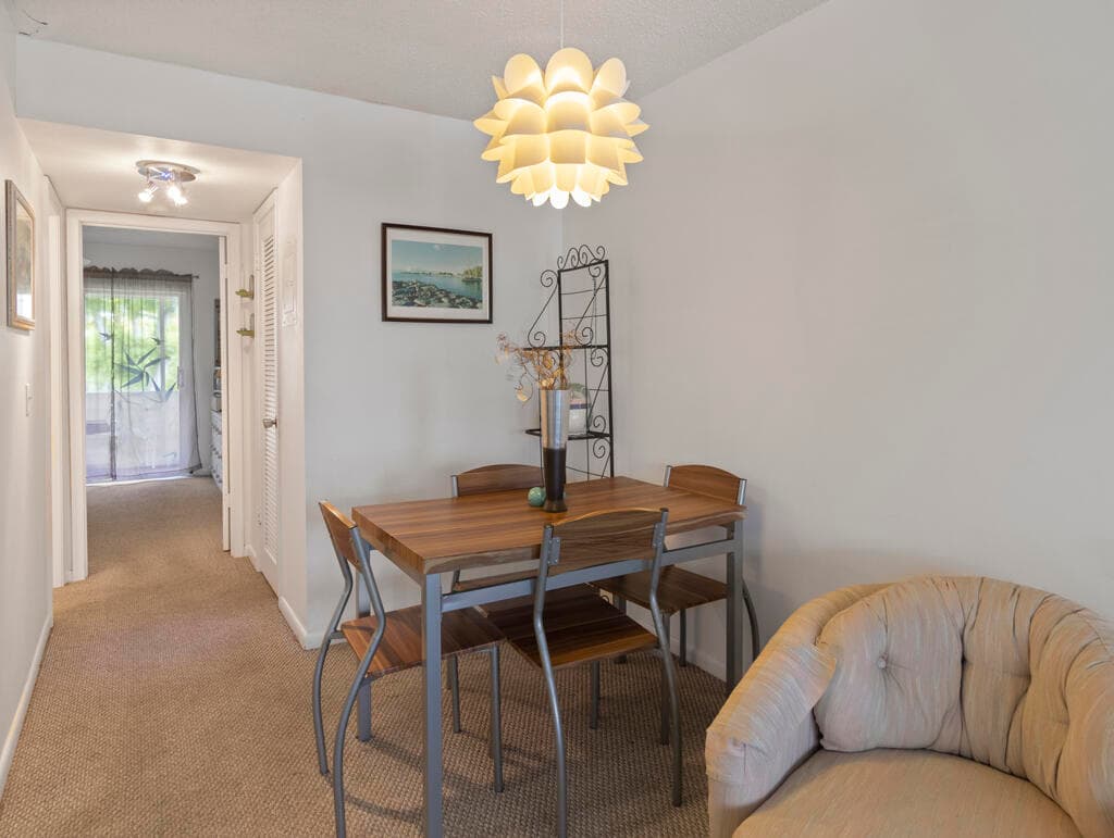 67 Sussex C 67, West Palm Beach, FL 33417 9