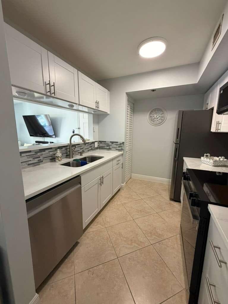 123 Yacht Club Way 207, Hypoluxo, FL 33462 56