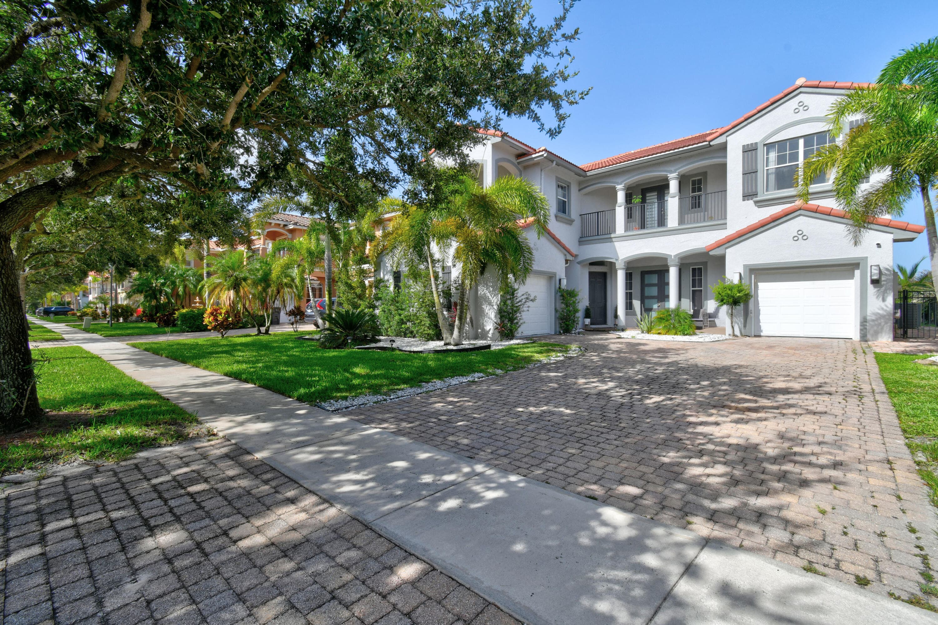 700 Cresta Circle, West Palm Beach, FL 33413 2