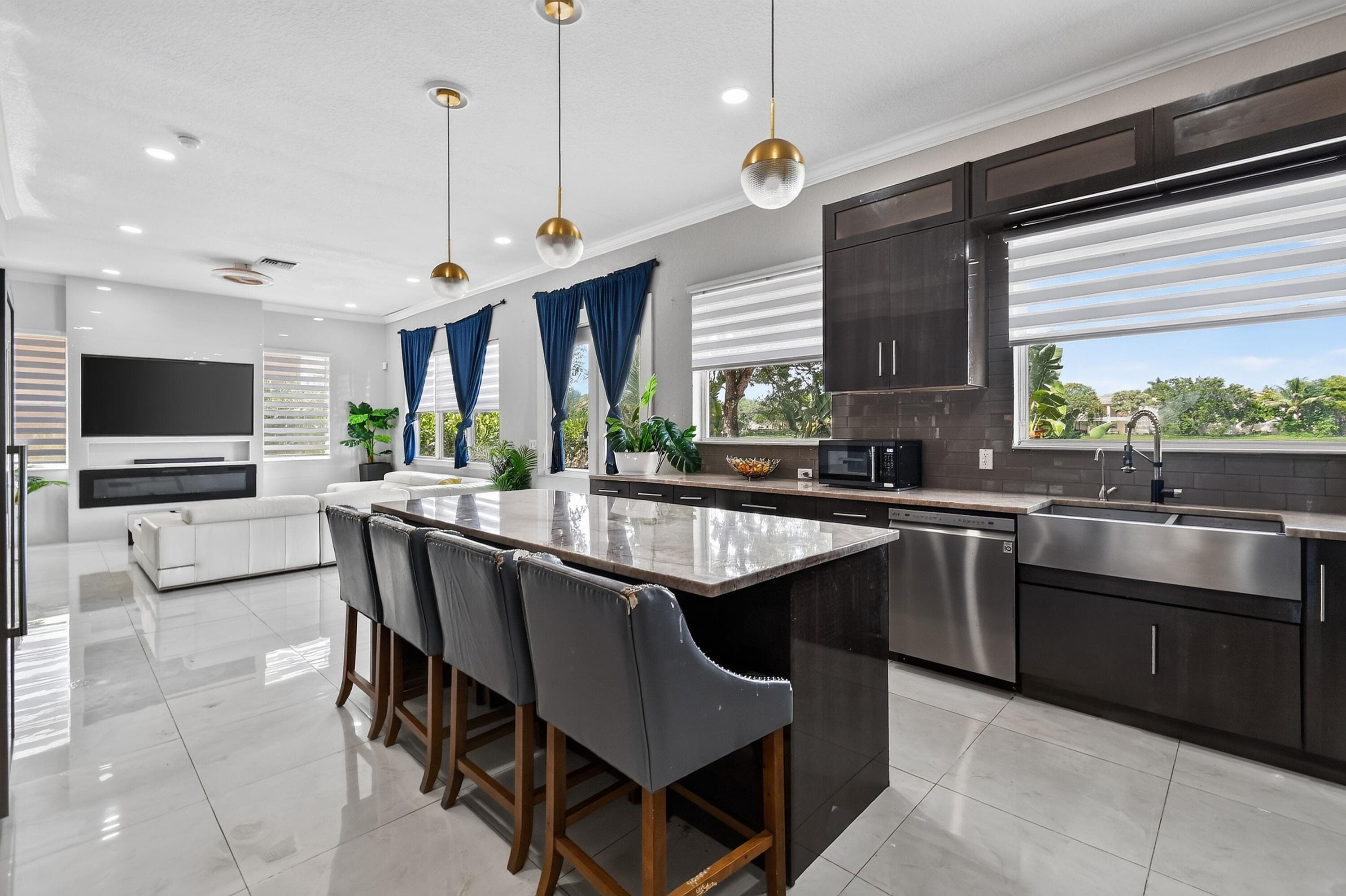 700 Cresta Circle, West Palm Beach, FL 33413 25