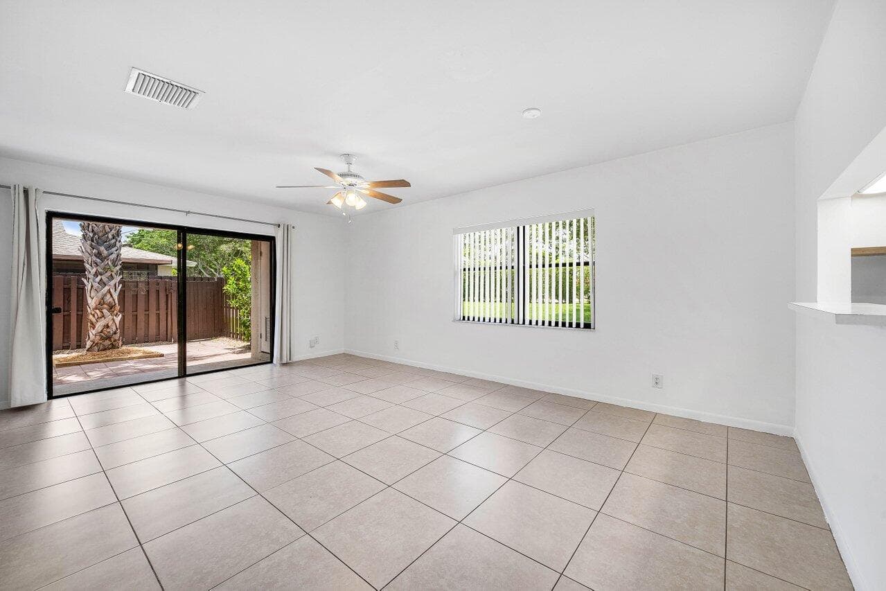 16422 Straw Way, Delray Beach, FL 33484 10