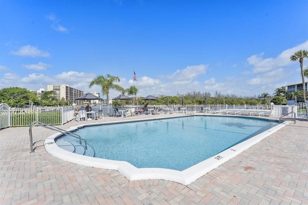 101 NE 19th Avenue 126, Deerfield Beach, FL 33441 10