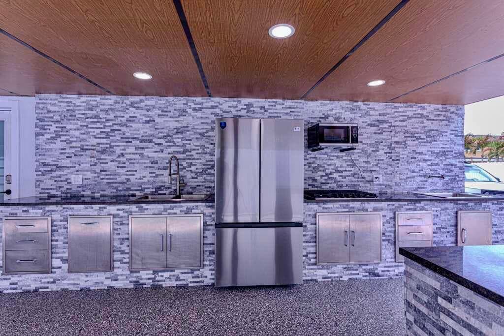 696 Arlington Drive, West Palm Beach, FL 33415 43