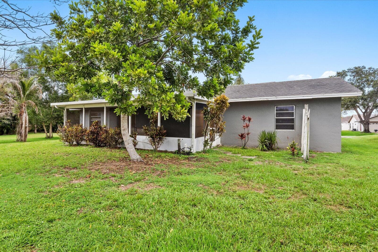 2550 SE Hemsing Street, FL 34984 33
