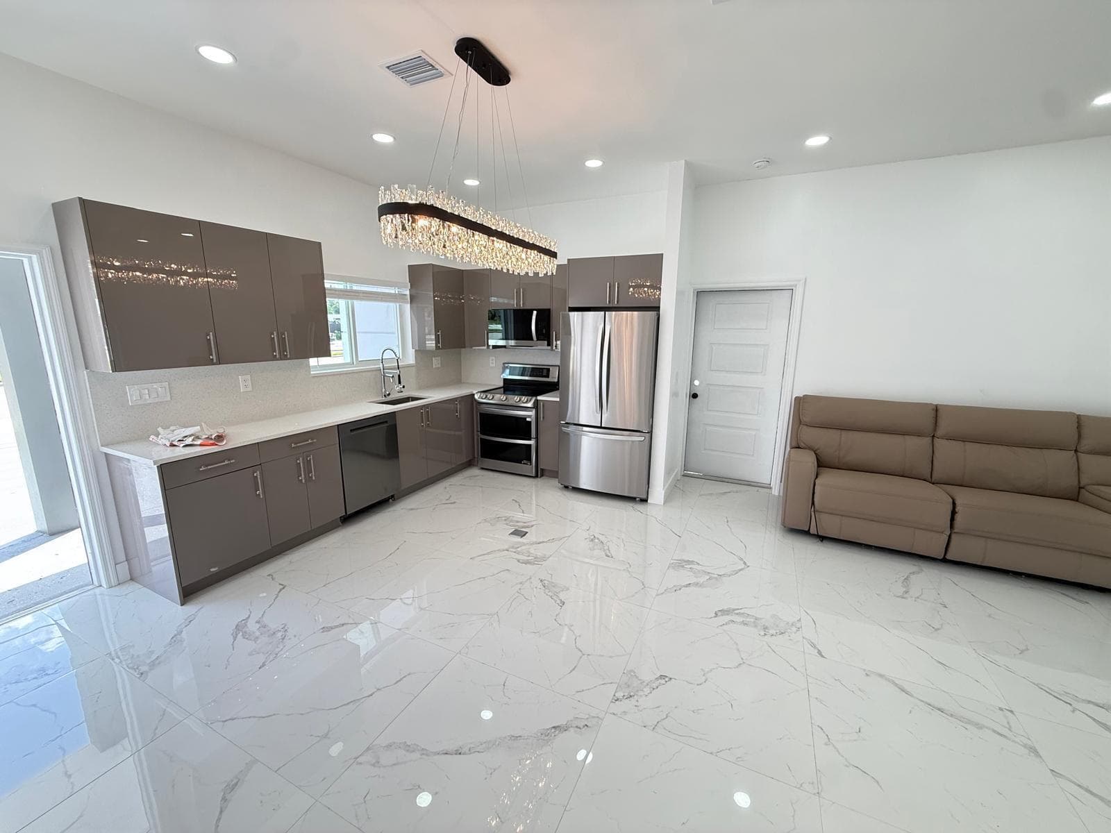 6319 Southgate Boulevard, Margate, FL 33068 3