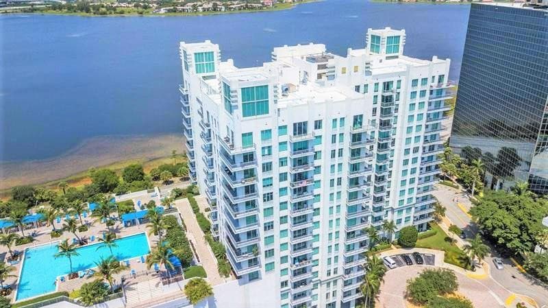 300 S Australian Avenue 601, West Palm Beach, FL 33401 2
