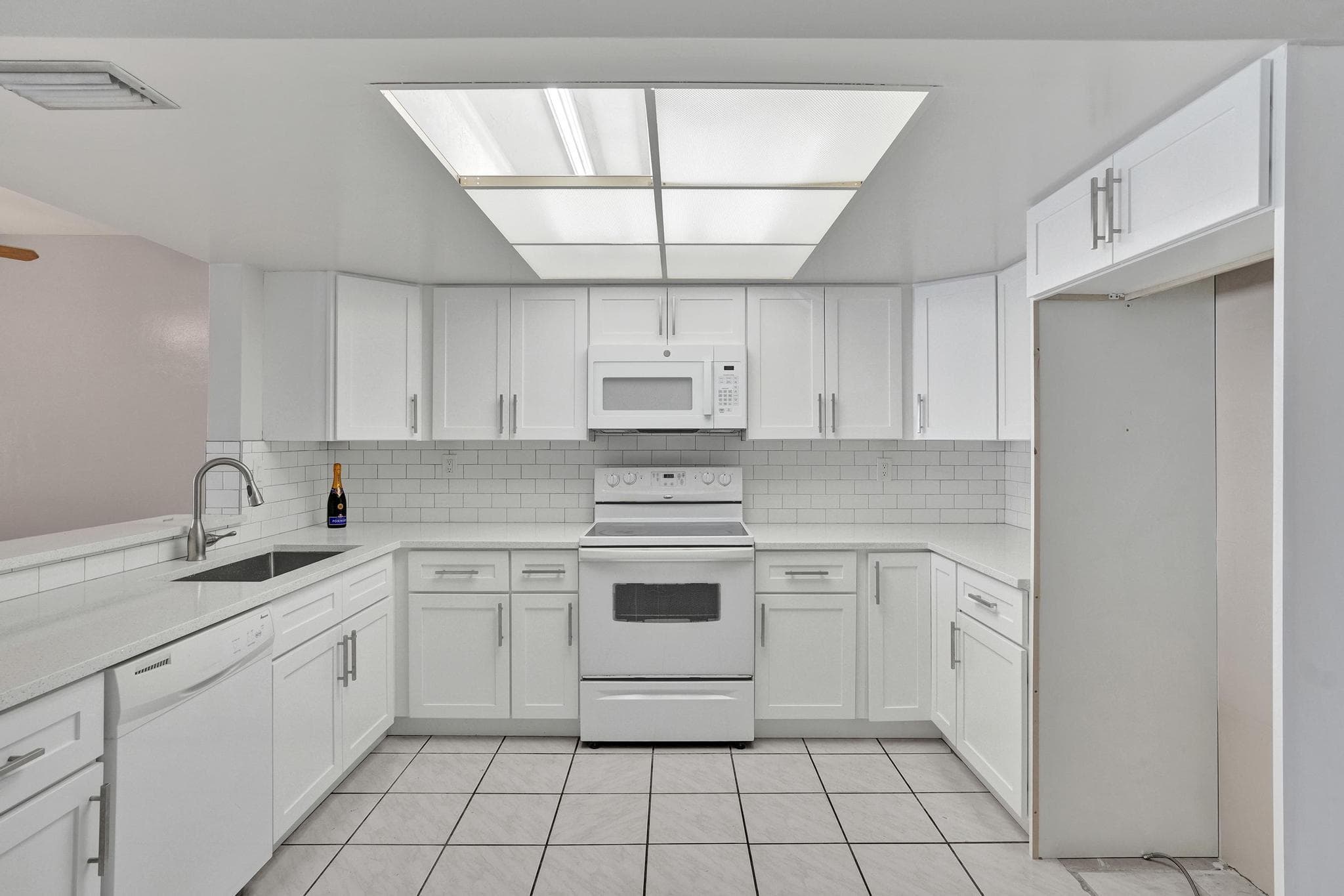 7010-7012 NW 78th Avenue, Tamarac, FL 33321 12
