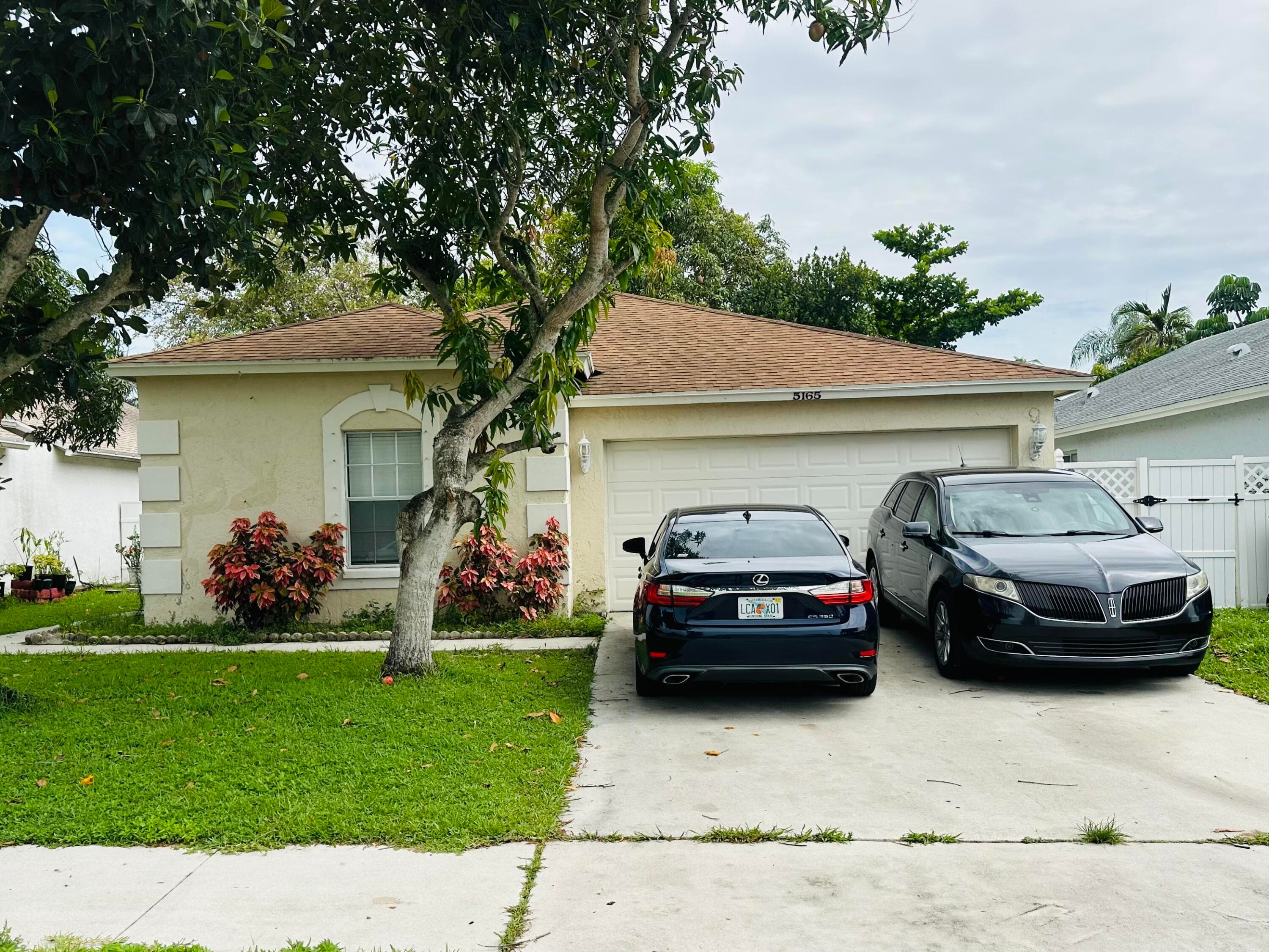 5165 Foxhall Pl, West Palm Beach, FL 33417