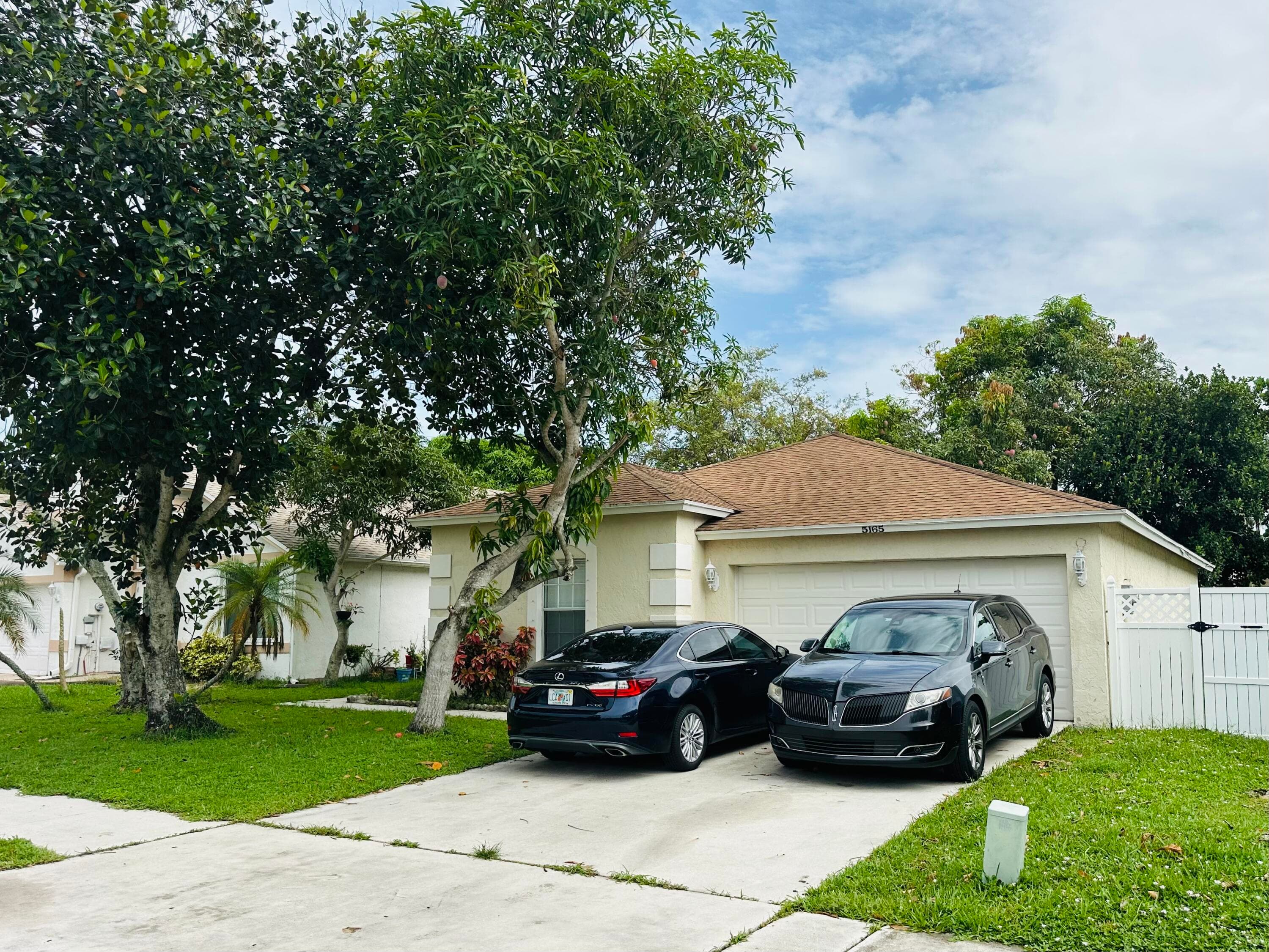 5165 Foxhall Pl, West Palm Beach, FL 33417 2