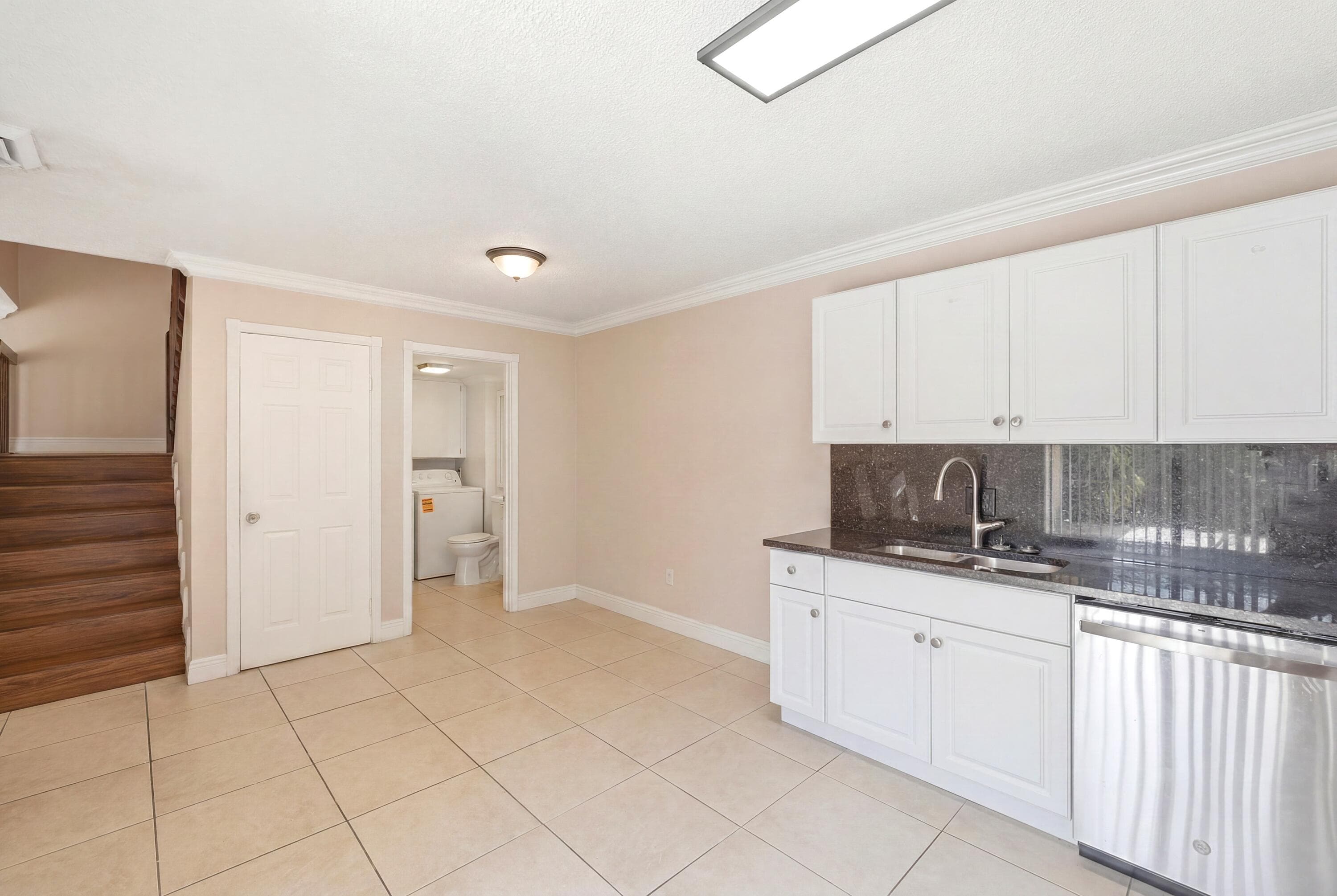 915 9th Way, West Palm Beach, FL 33407 9