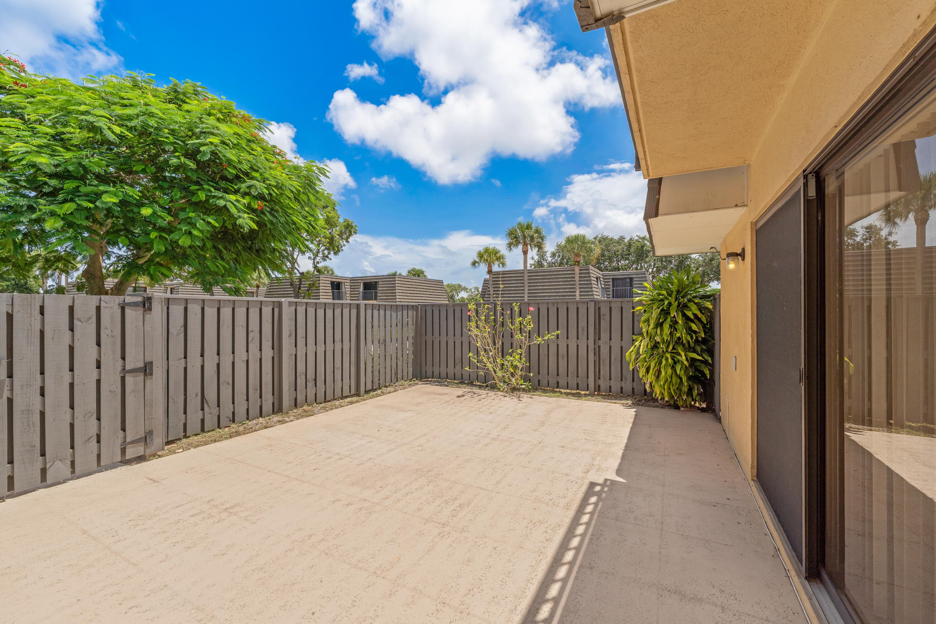 915 9th Way, West Palm Beach, FL 33407 2
