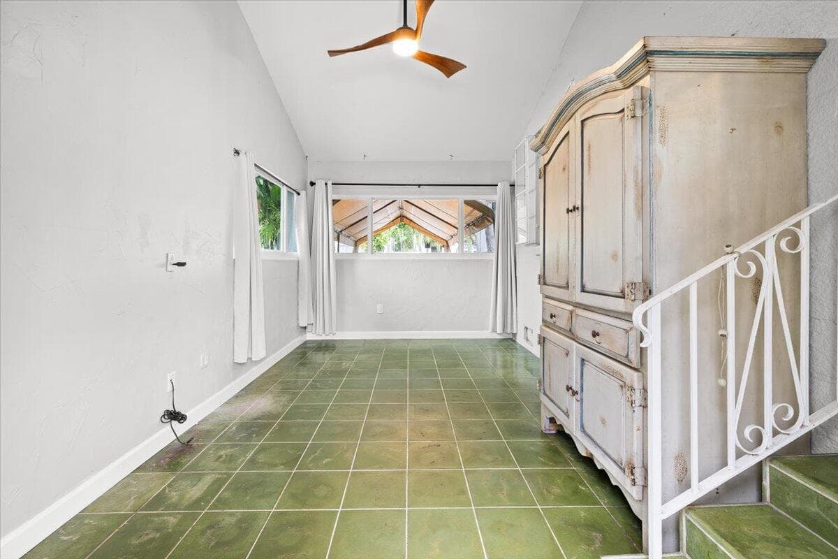 305 NE 14th Avenue, Fort Lauderdale, FL 33301 19