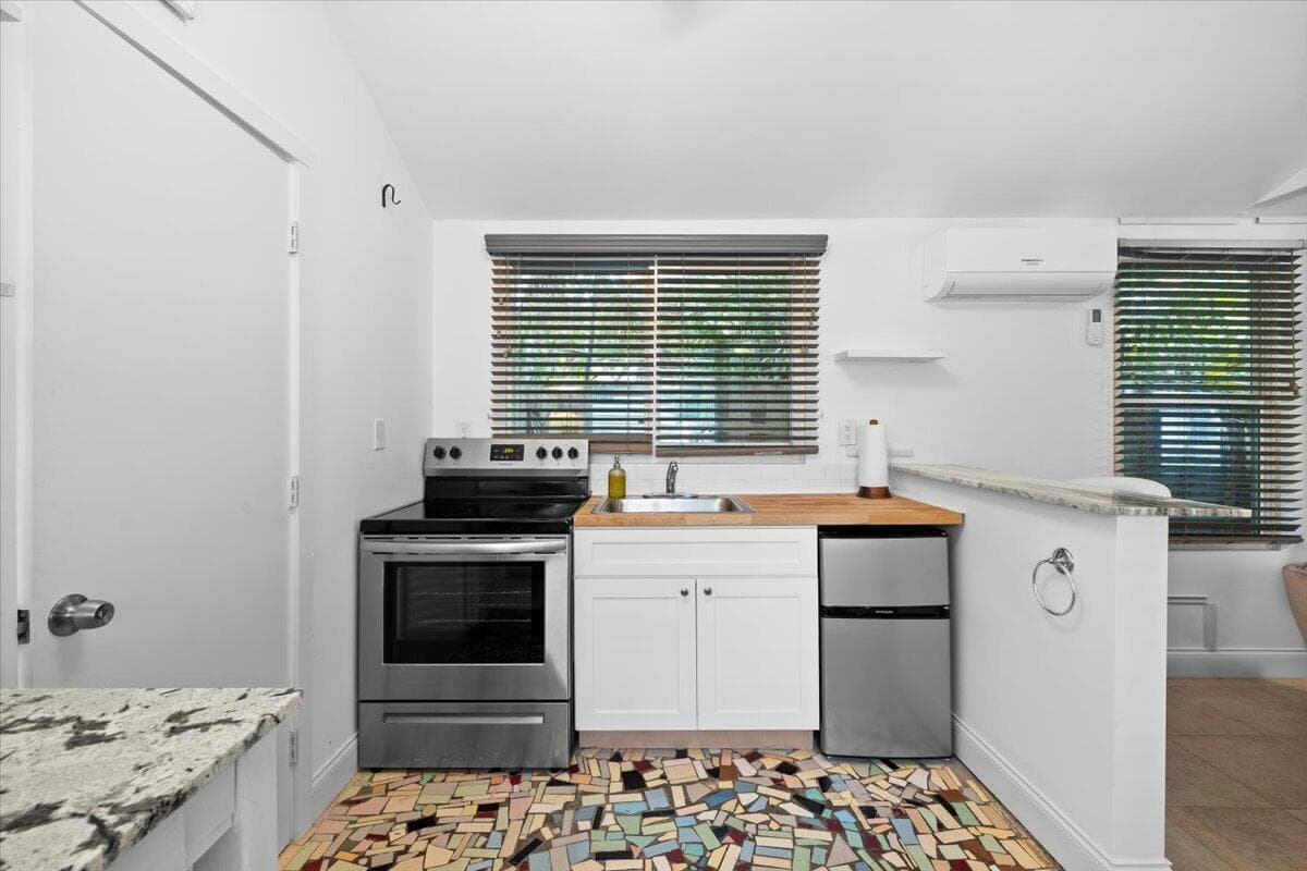 305 NE 14th Avenue, Fort Lauderdale, FL 33301 26