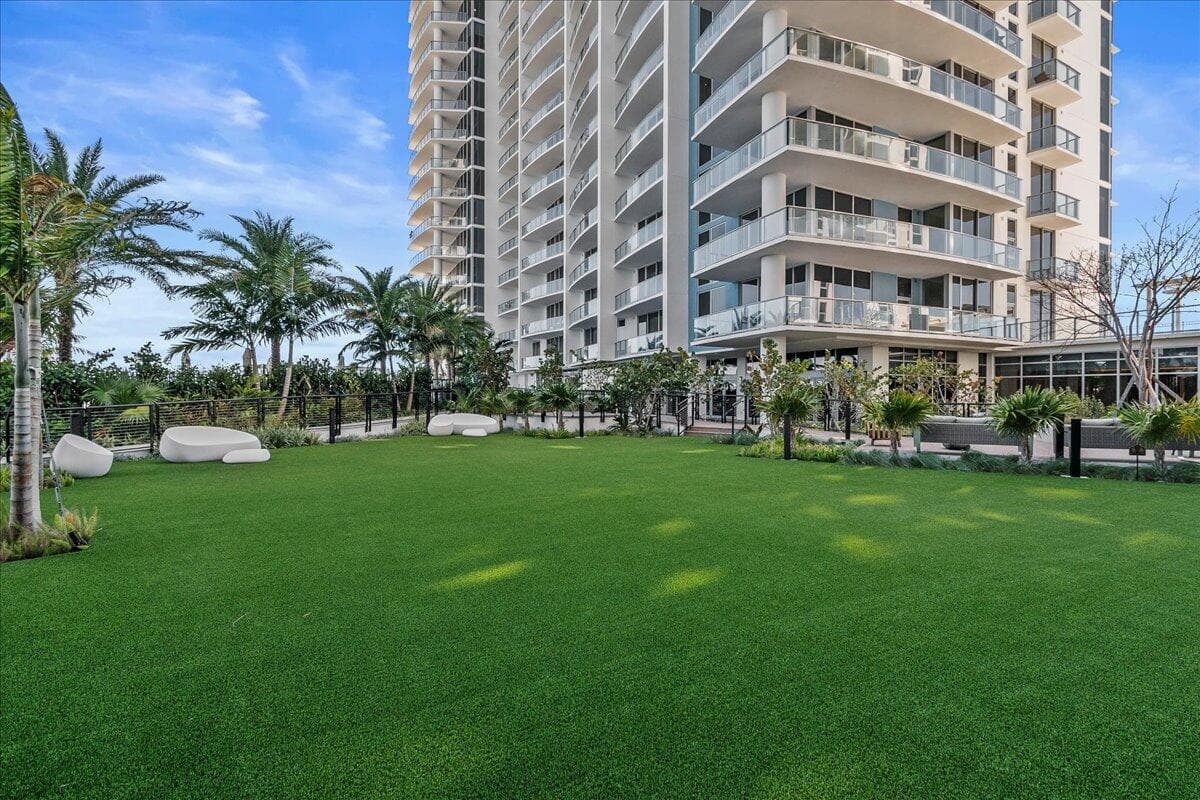 220 Lake Shore Drive 917, Lake Park, FL 33403 57