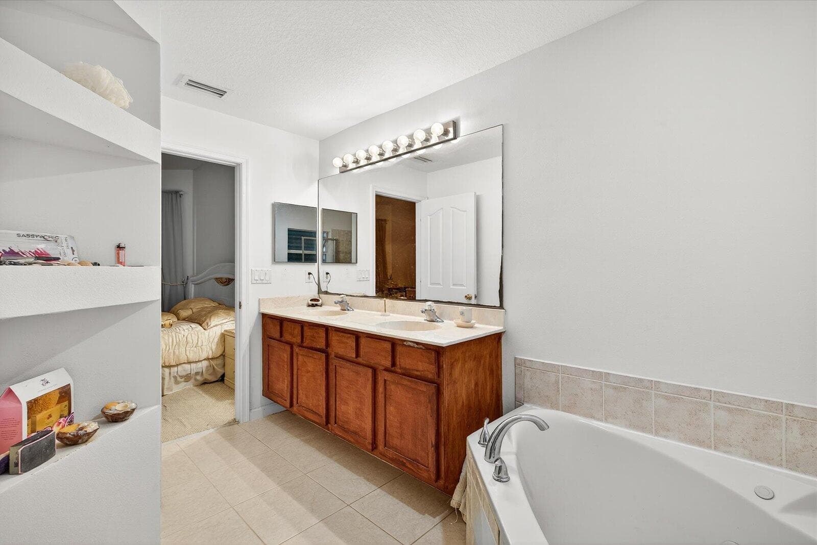 1058 SW Locke Avenue, Port St. Lucie, FL 34953 28