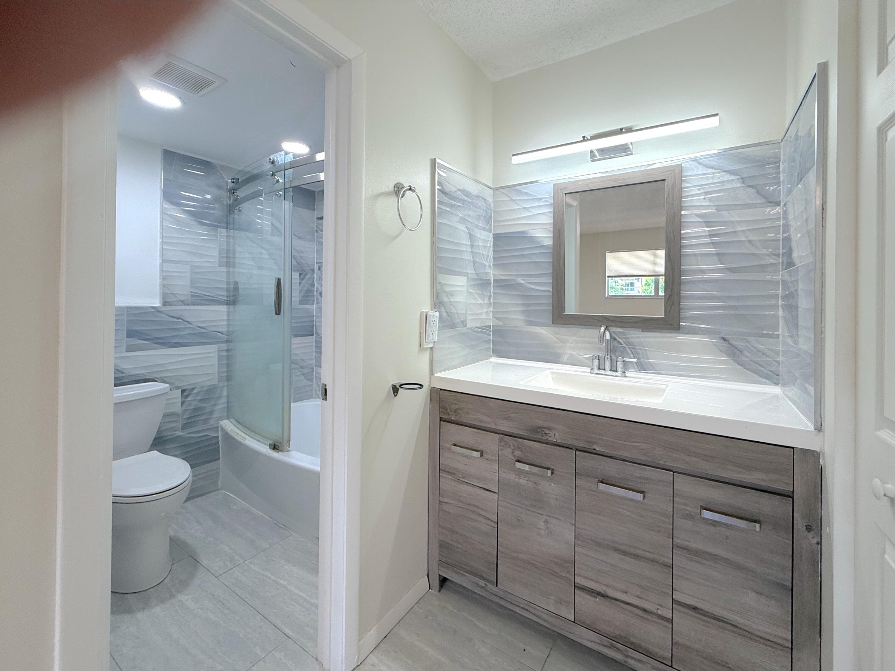 6301 N Falls Cir Drive 303, Lauderhill, FL 33319 40