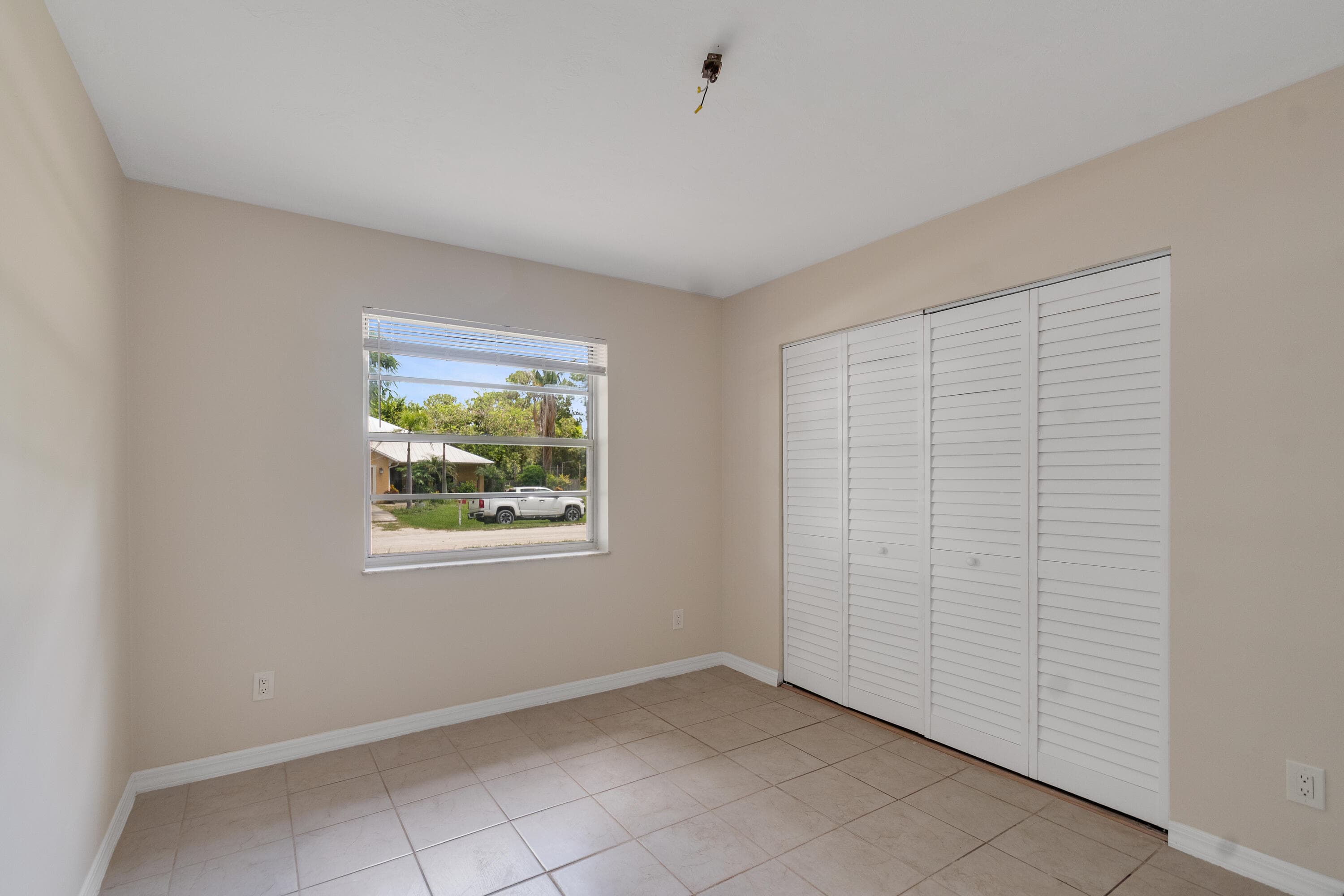5605 38TH Street, Vero Beach, FL 32966 19