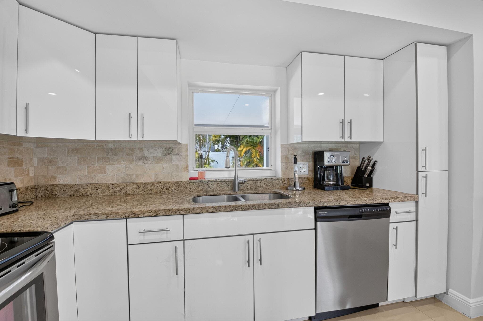 700 NE 70th Street, Boca Raton, FL 33487 13