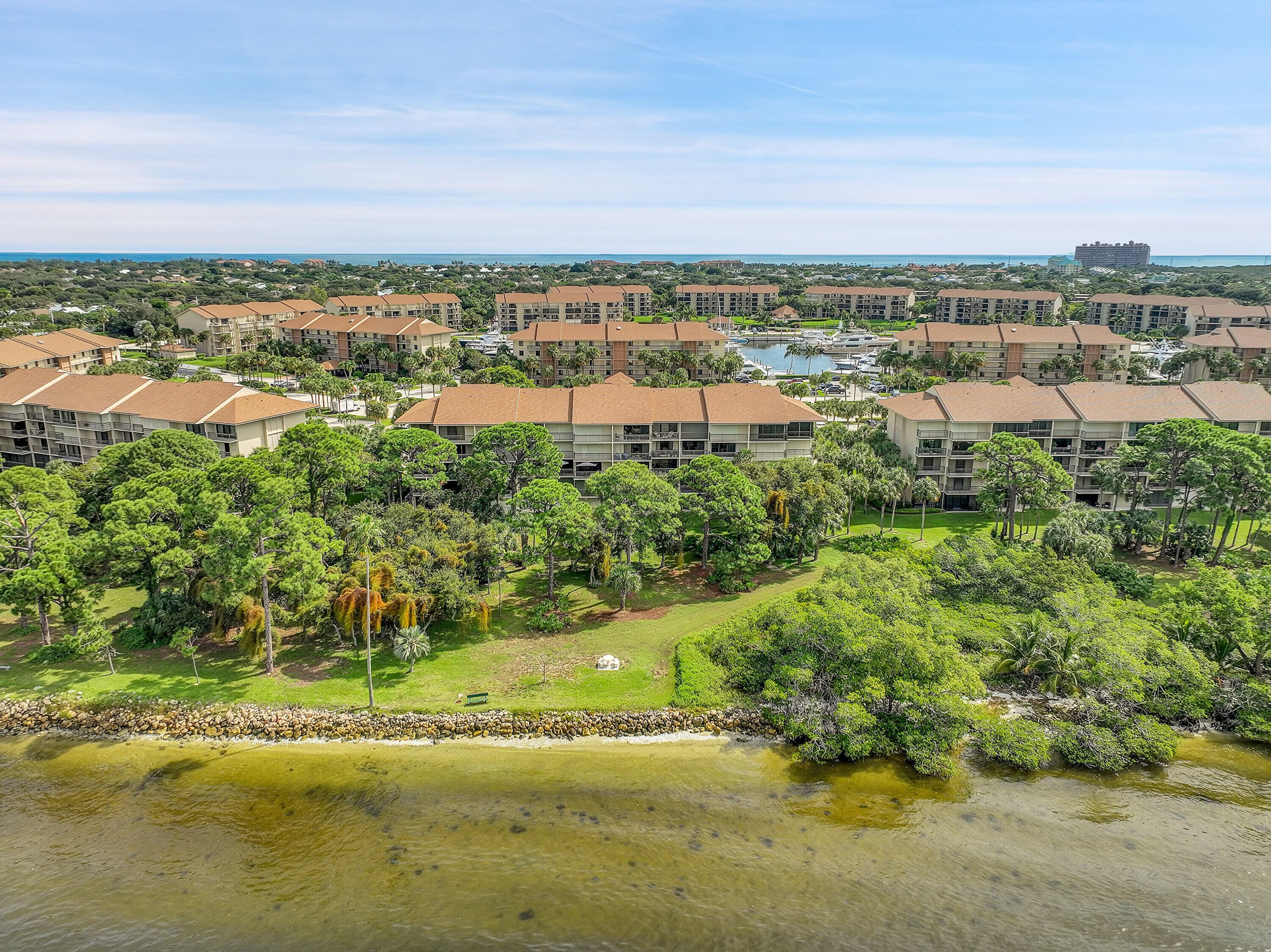 2001 Marina Isle Way 203, Jupiter, FL 33477 37