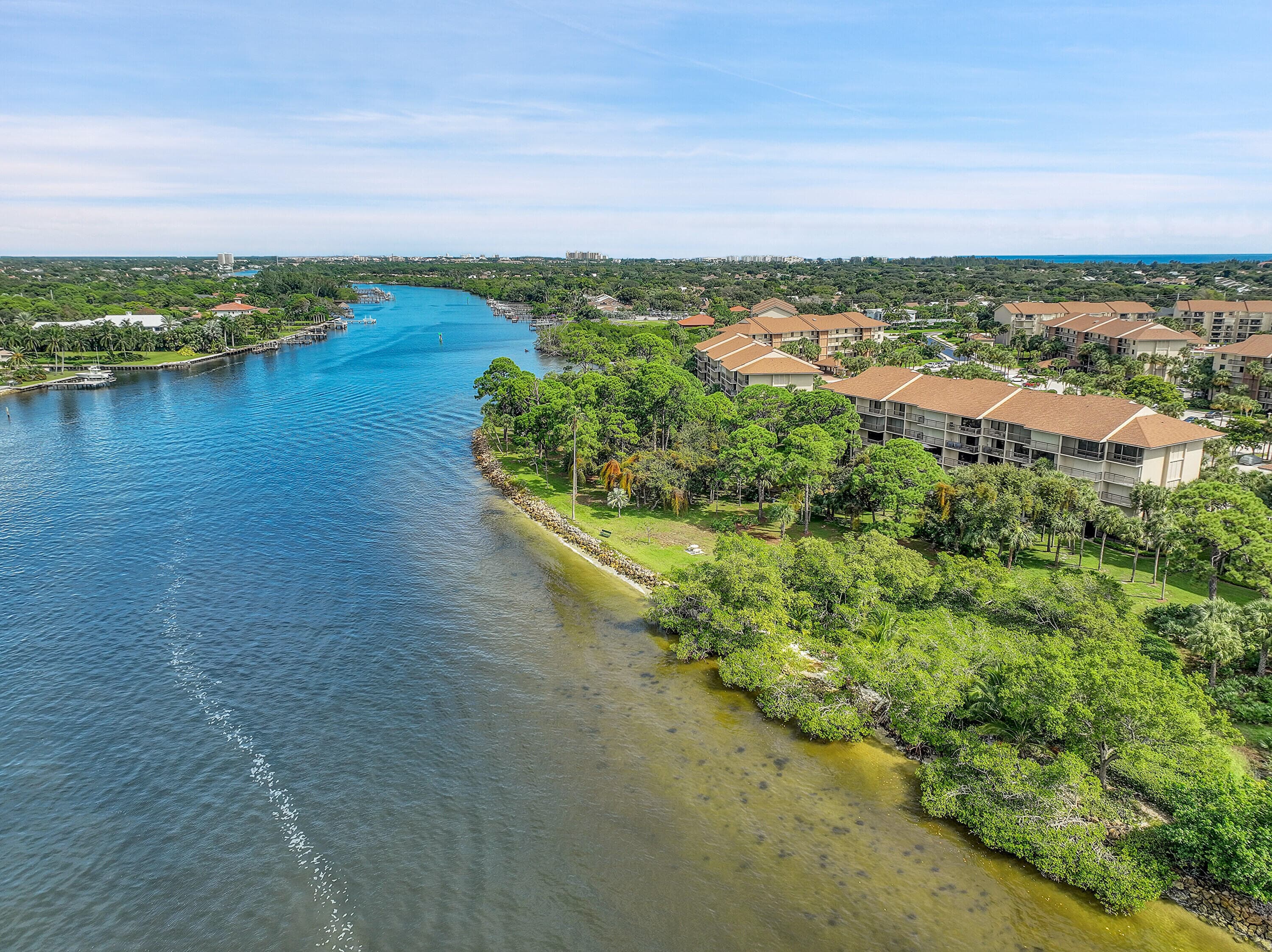 2001 Marina Isle Way 203, Jupiter, FL 33477 38