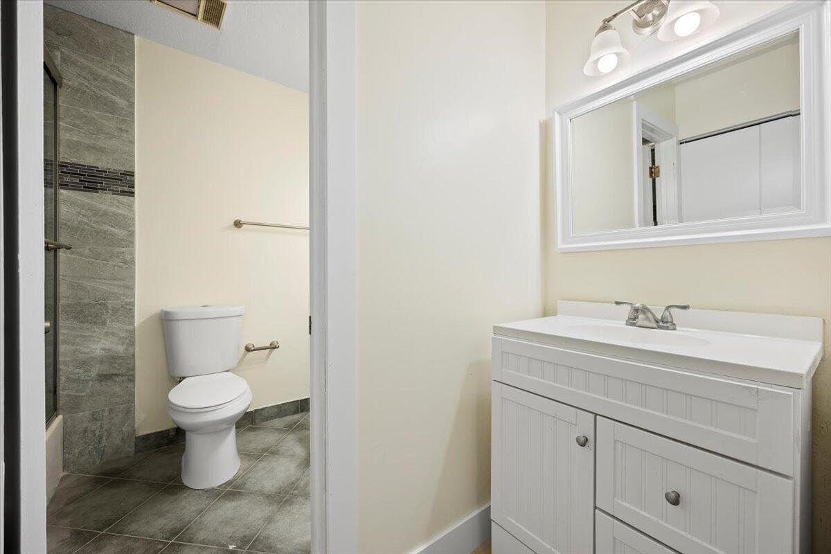 3666 PINEHURST Drive C, Lake Worth, FL 33467 17