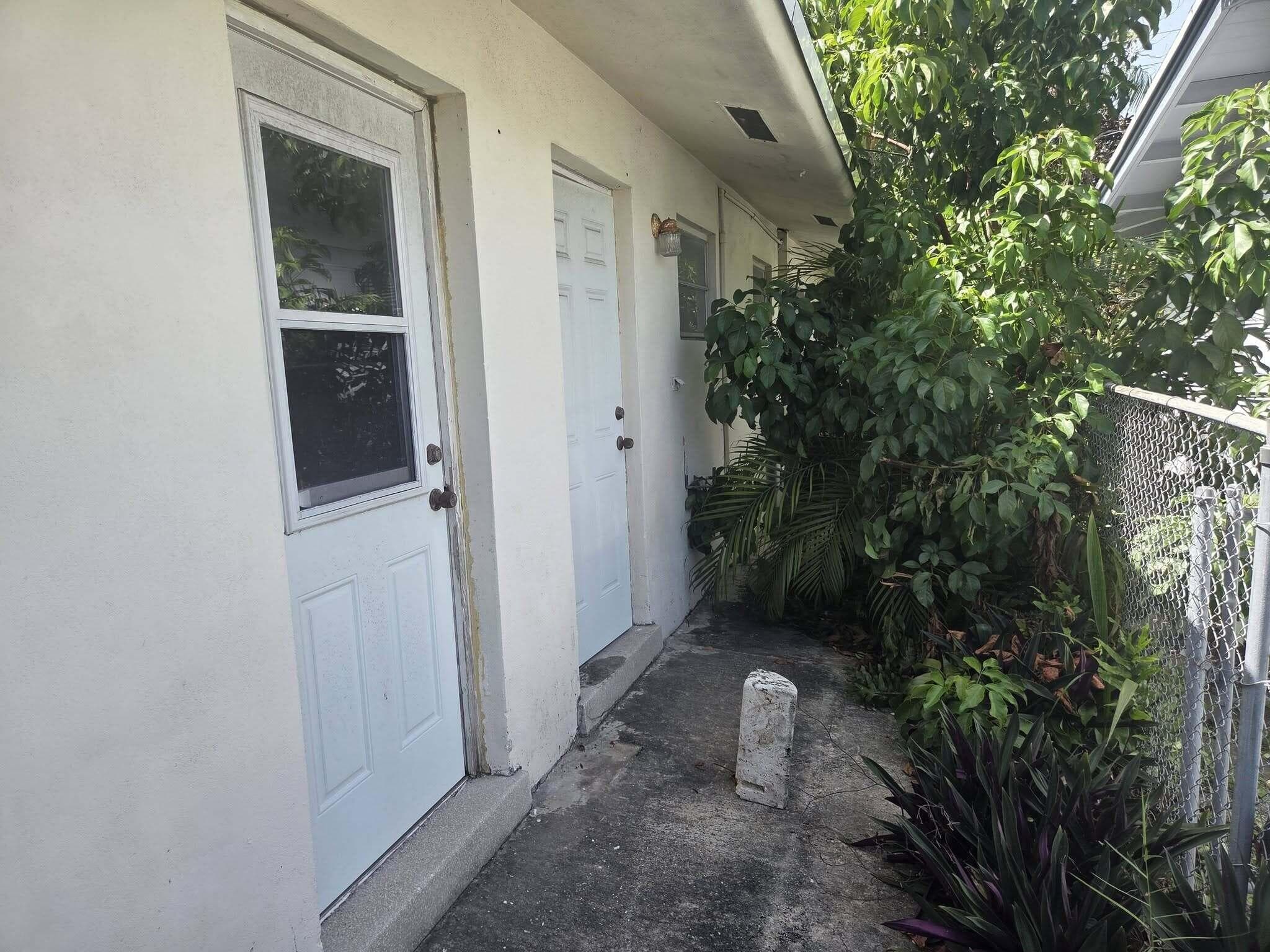 207 SE 7th Street, Dania Beach, FL 33004 24