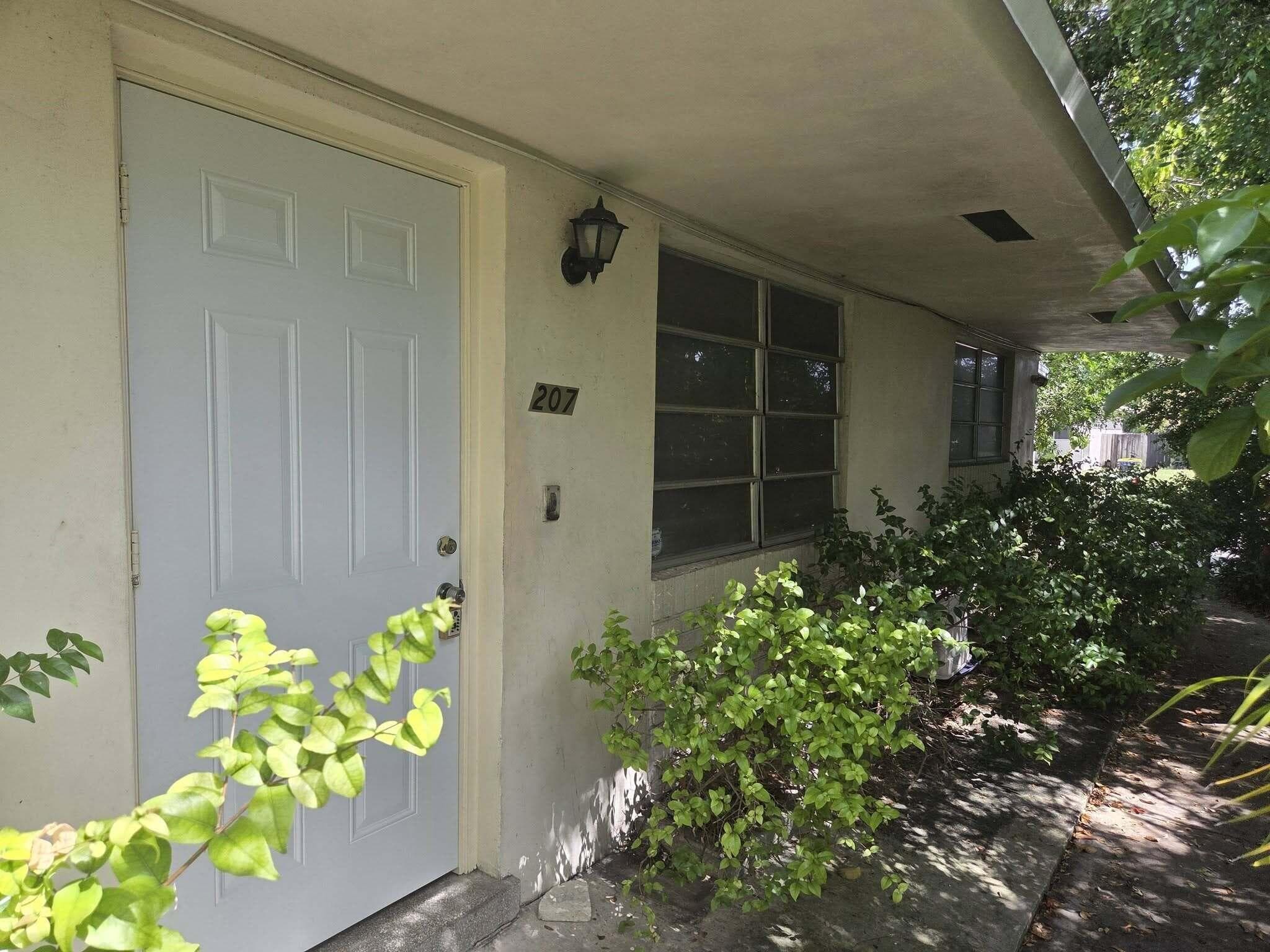 207 SE 7th Street, Dania Beach, FL 33004 25