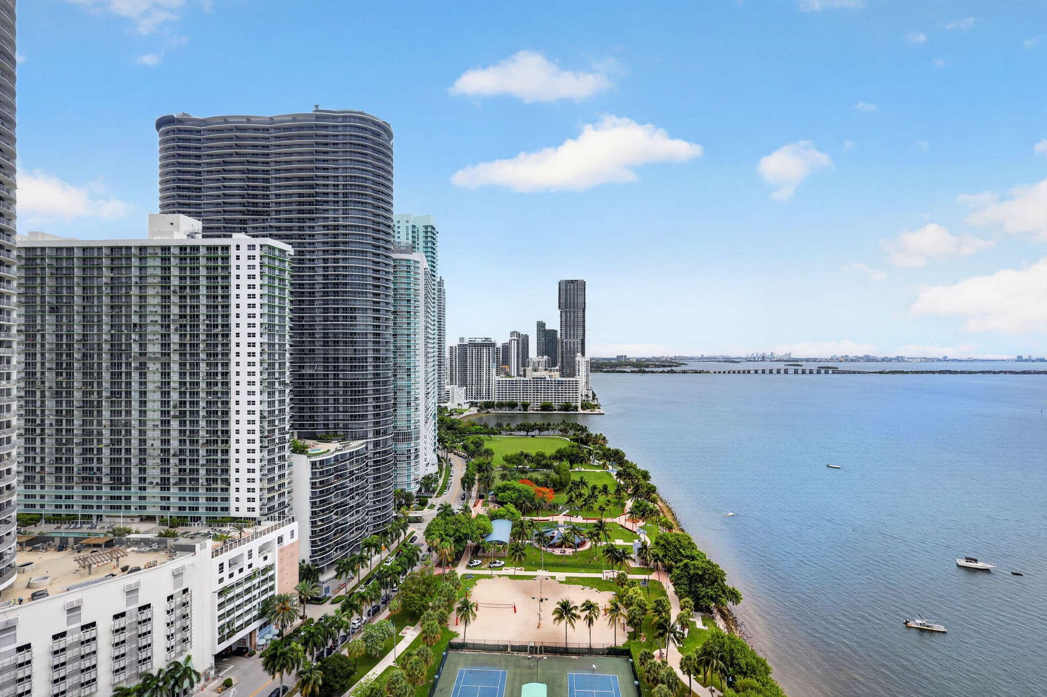 1717 N BAYSHORE Drive A-2935, Miami, FL 33132 2