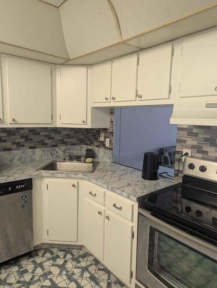 601 THREE ISLANDS Boulevard 211, Hallandale Beach, FL 33009 3