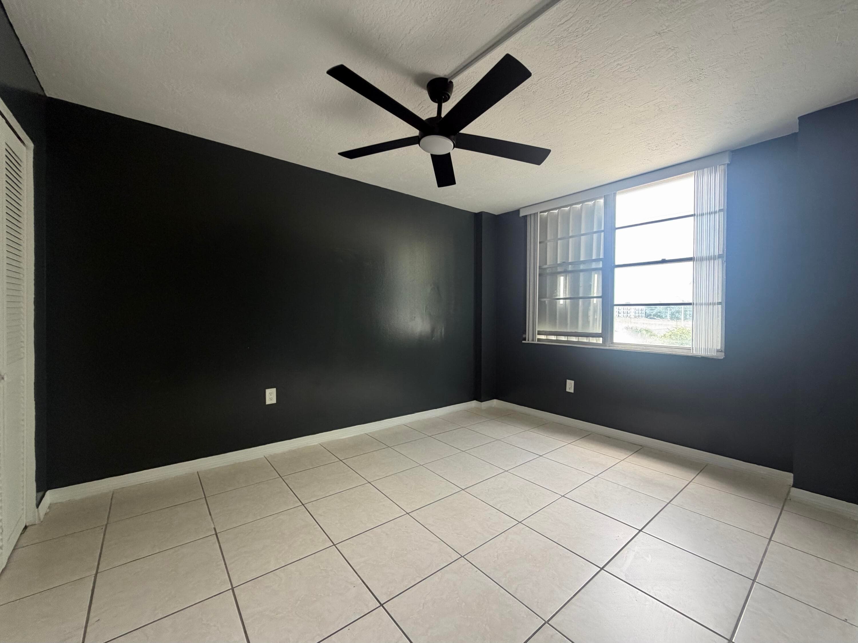 15600 NW 7TH Avenue 303, Miami, FL 33169 18