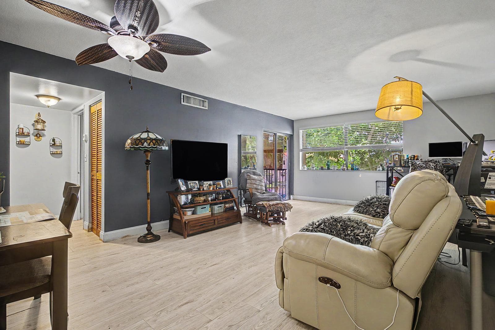 240 W Park Drive 201-4, Miami, FL 33172 2