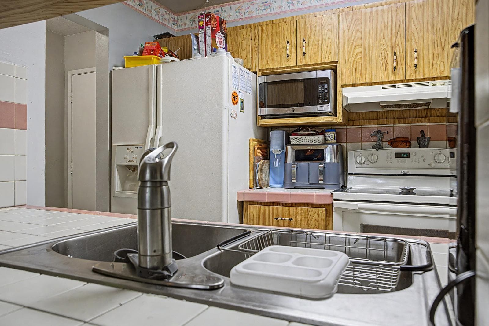 240 W Park Drive 201-4, Miami, FL 33172 7