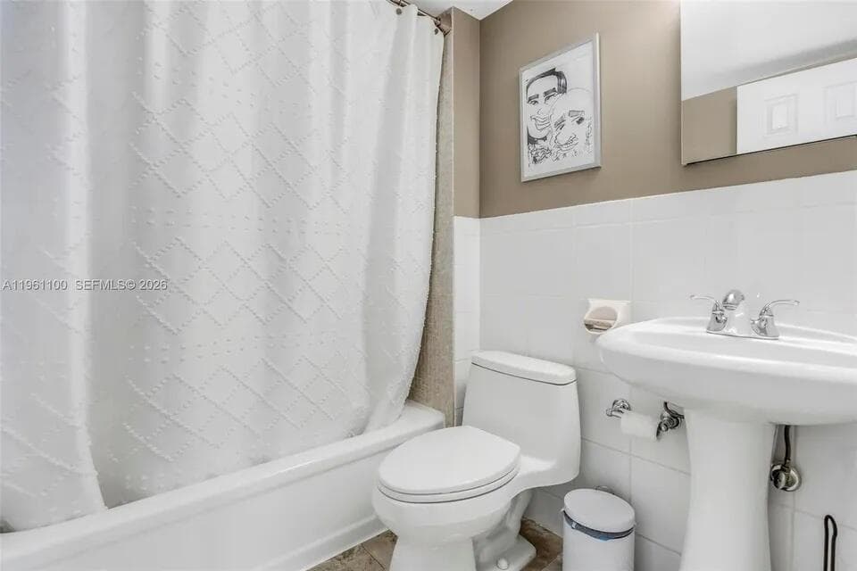 120 ROYAL PARK Drive 4F, Oakland Park, FL 33309 6