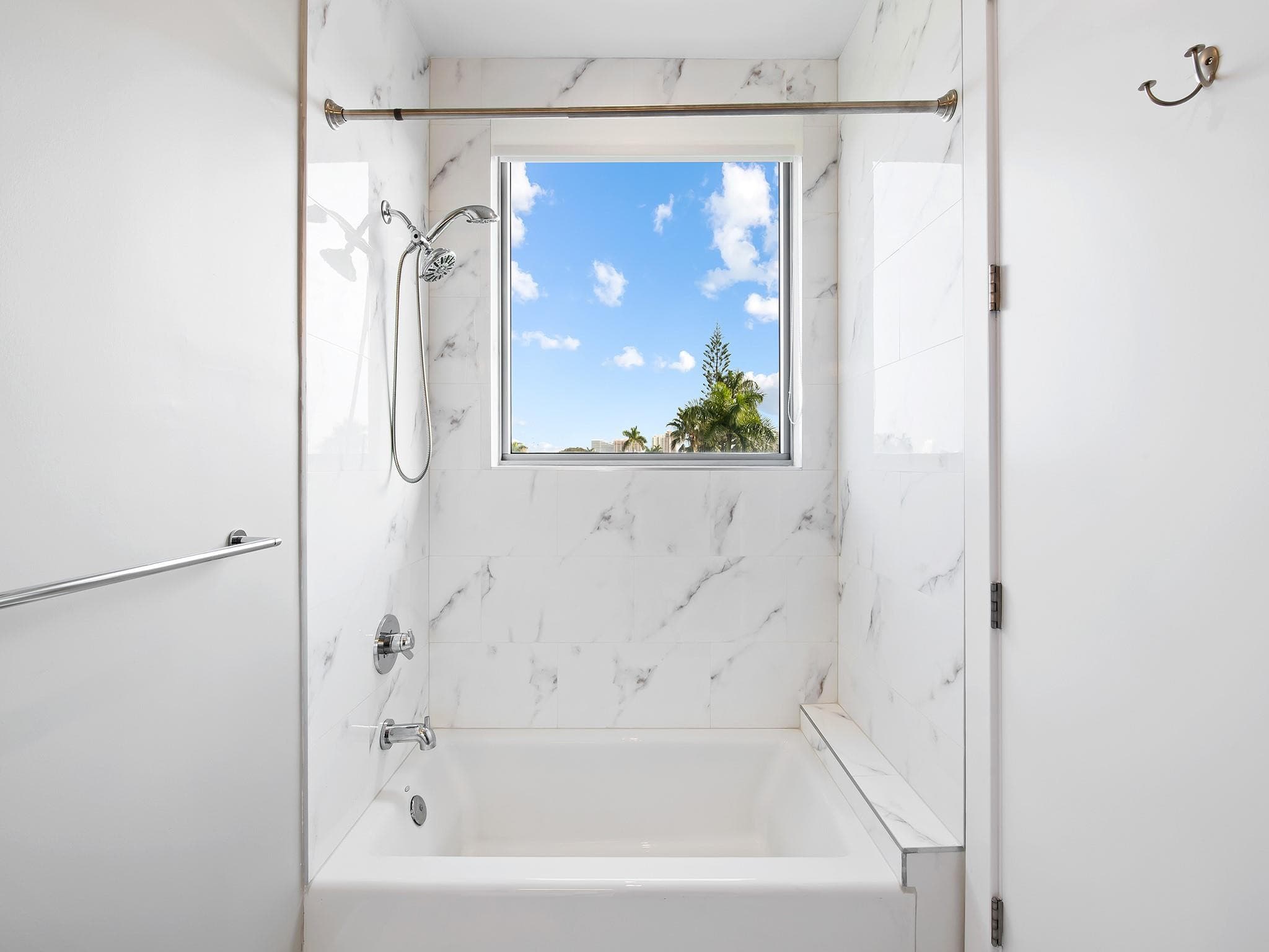 41 Isle Of Venice Drive 402, Fort Lauderdale, FL 33301 23