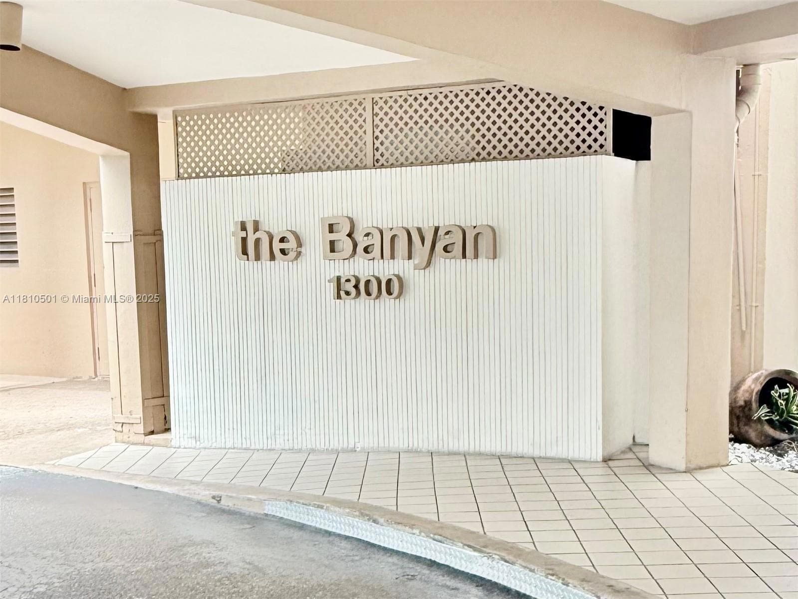 1300 SAINT CHARLES Place 706, Pembroke Pines, FL 33026 9