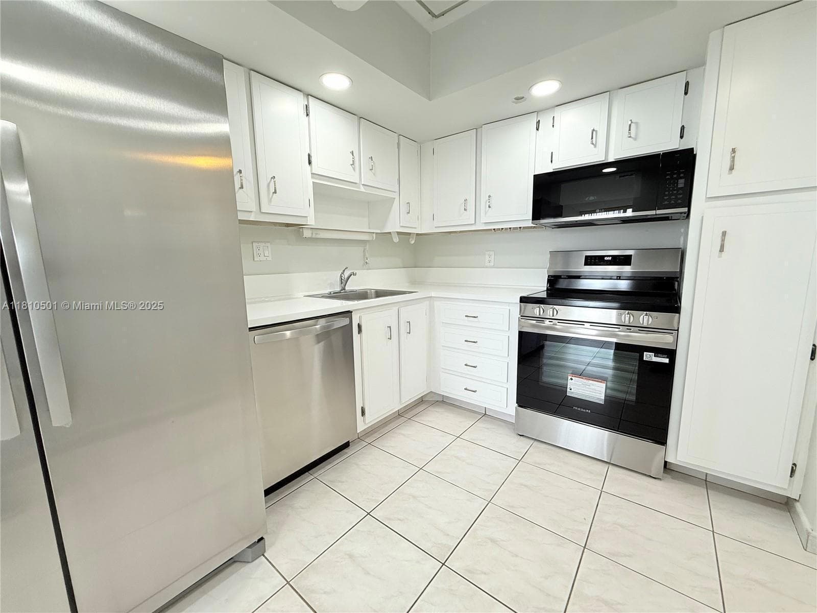 1300 SAINT CHARLES Place 706, Pembroke Pines, FL 33026 15