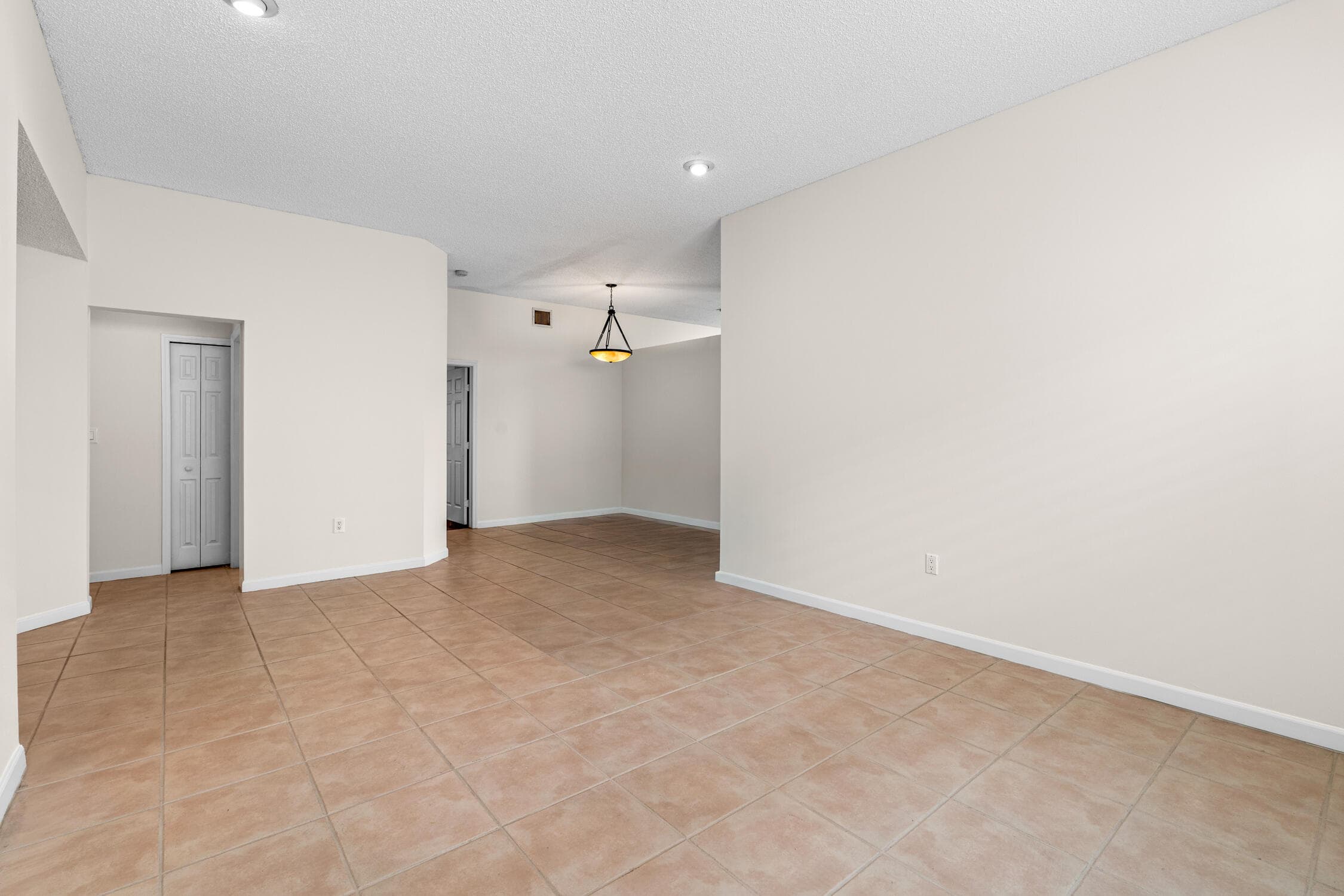 376 E Royal Cove Circle, Davie, FL 33325 5
